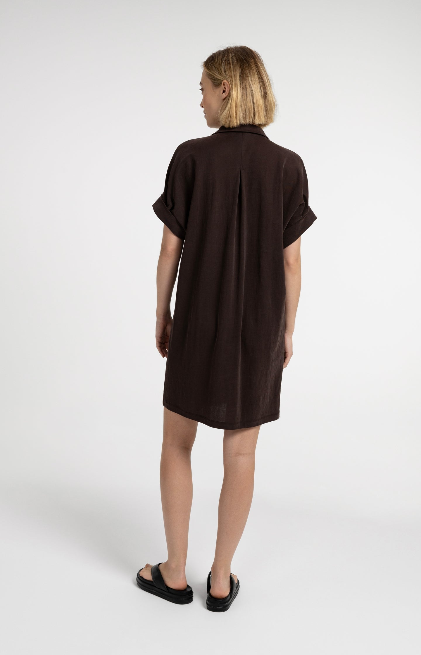 Jersey dress with pleated short sleeves - Type: lookbook