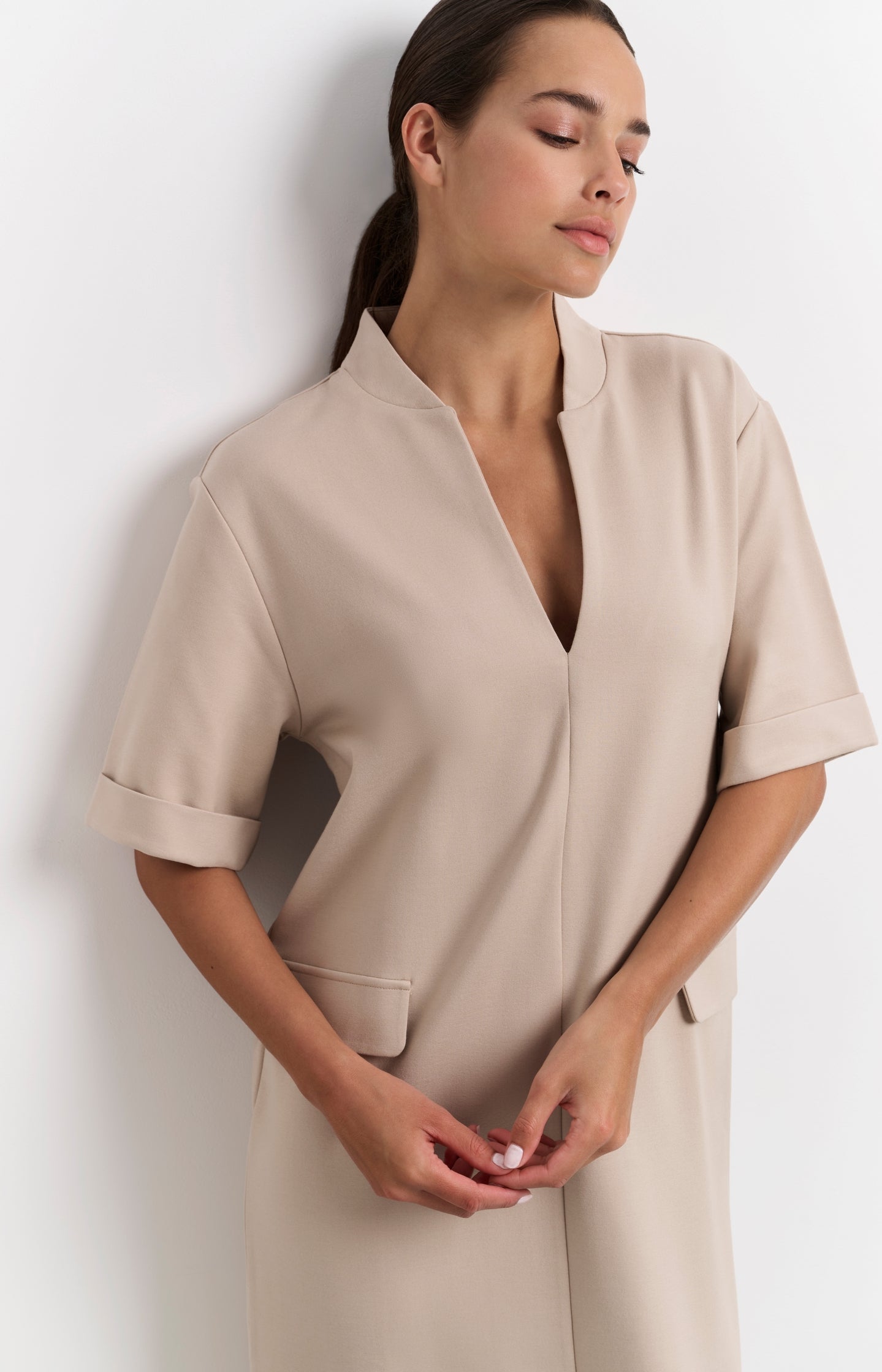 Jersey midi dress with pocket details