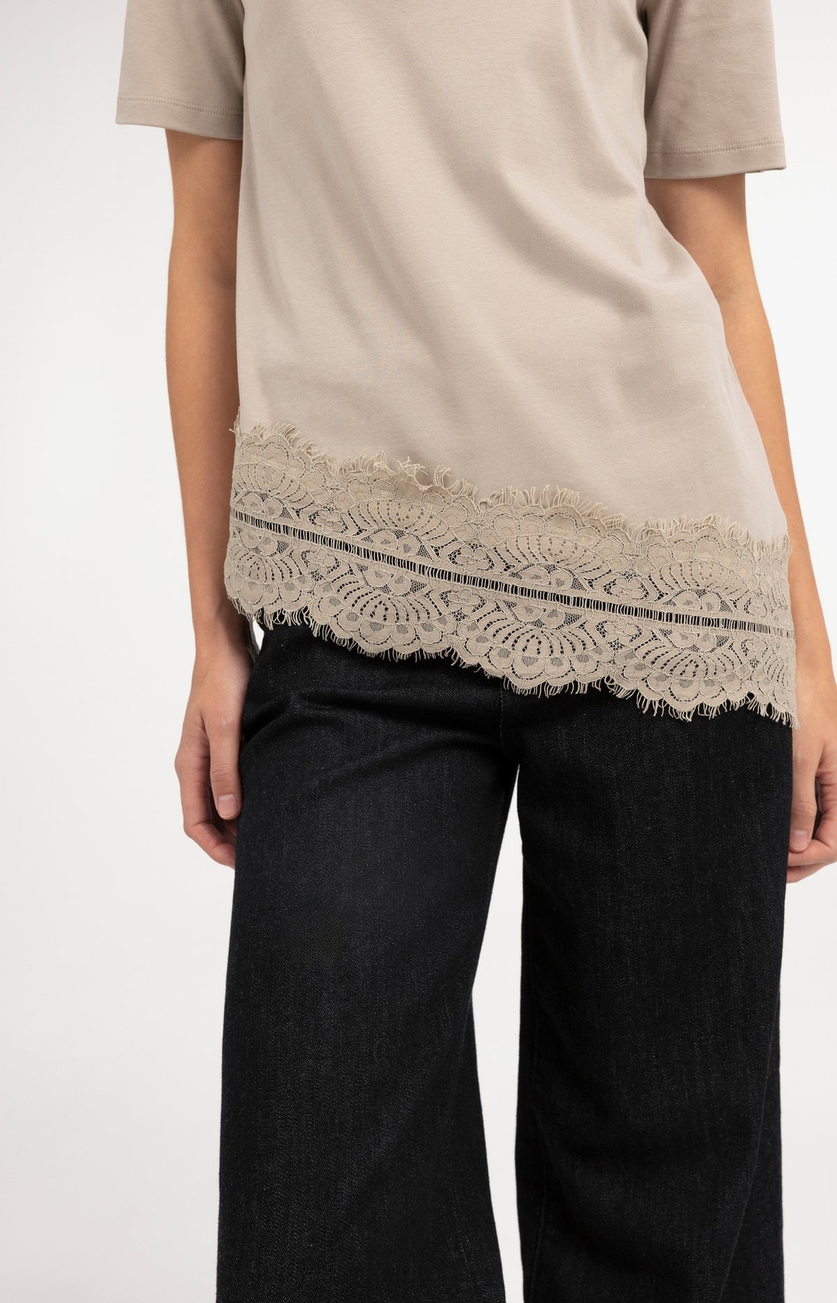 Jersey-T-Shirt mit Spitzensaum - Pure Cashmere Grey