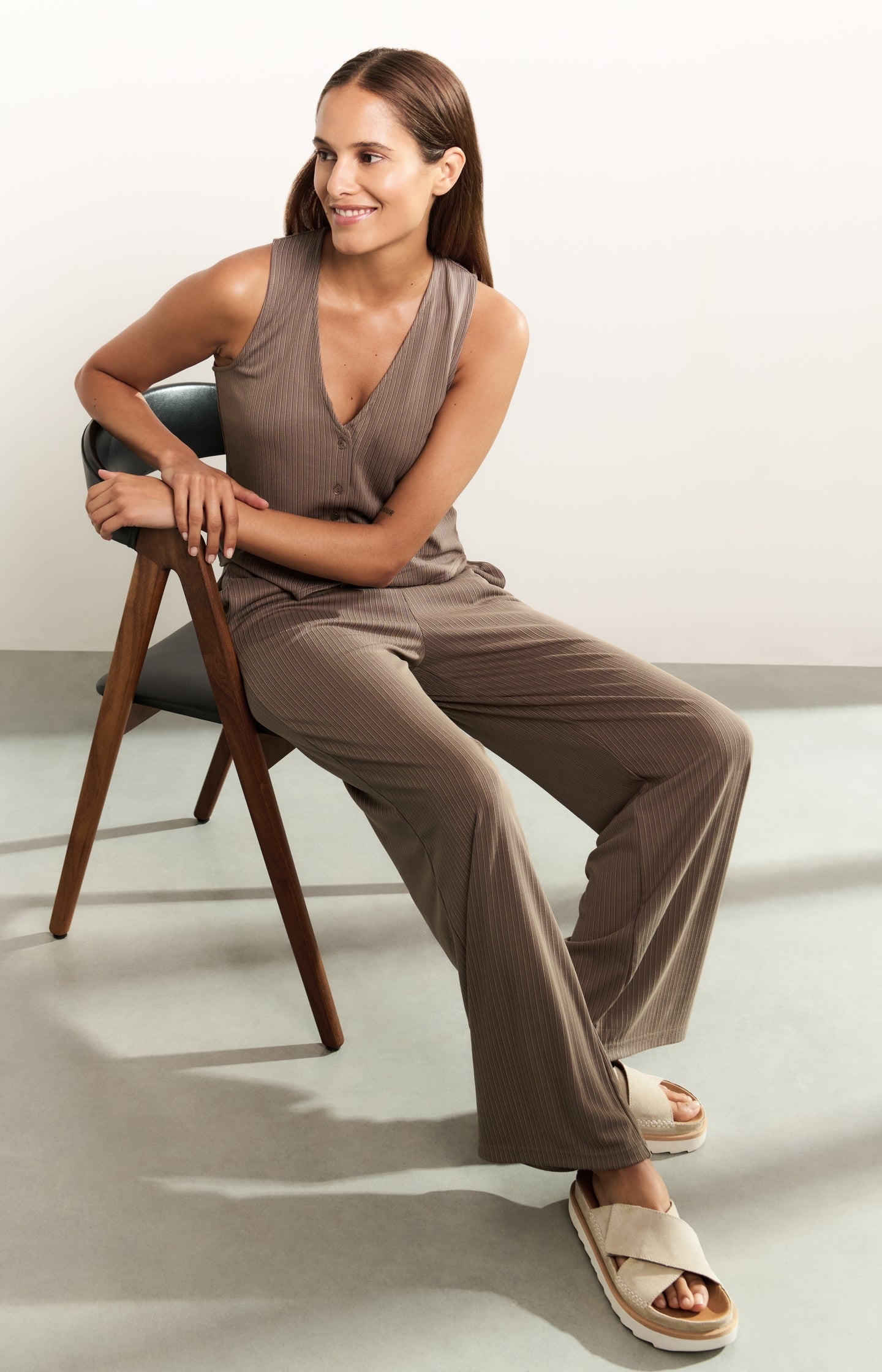 Jersey trousers with subtle ribbed texture and wide legs