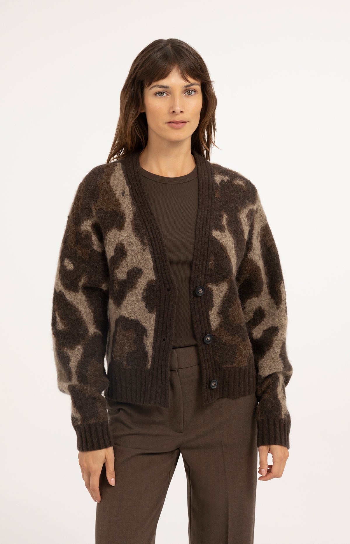 Knitted cardigan with pattern and batwing sleeves - Brown