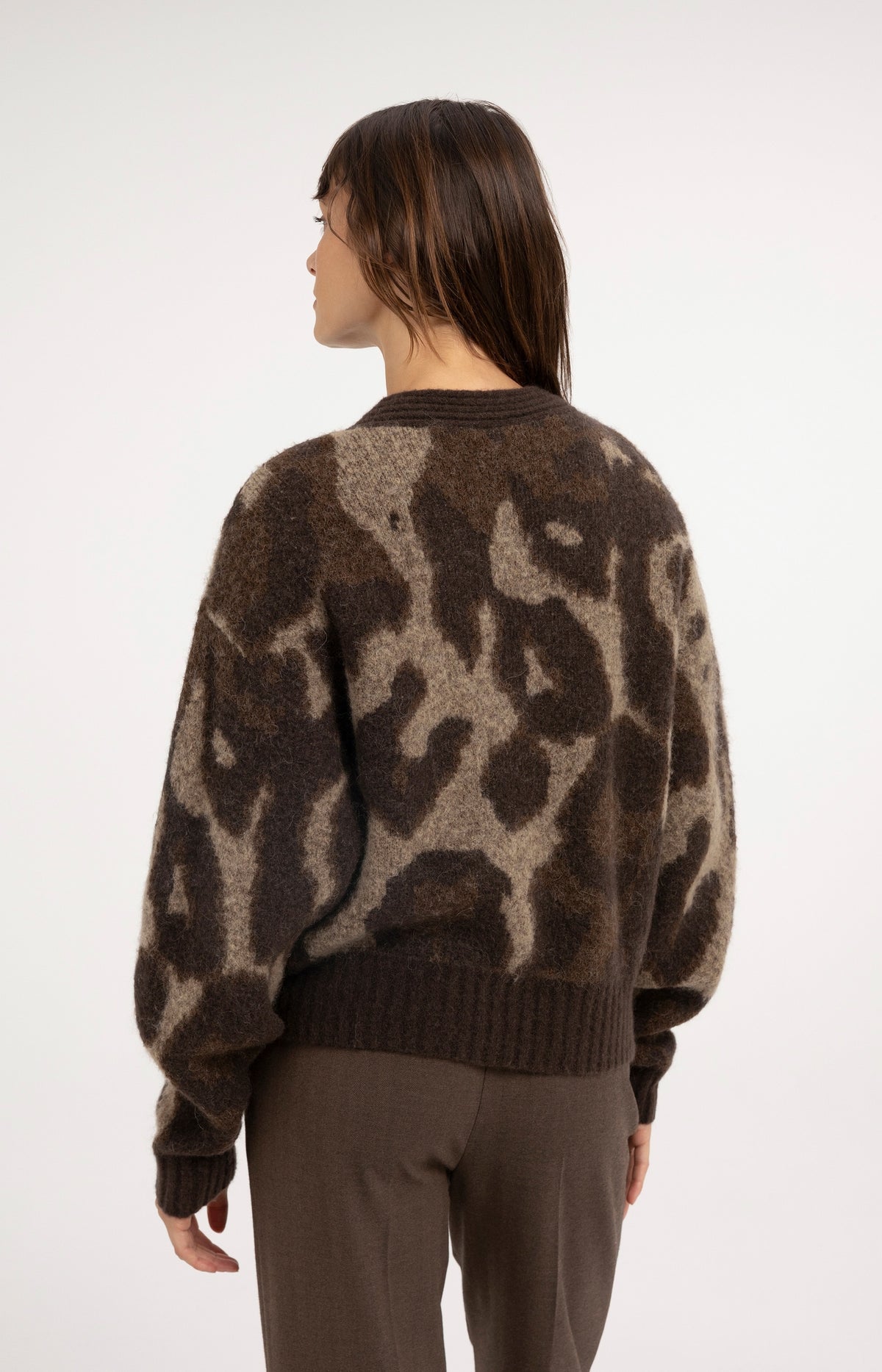 Knitted cardigan with pattern and batwing sleeves - Brown