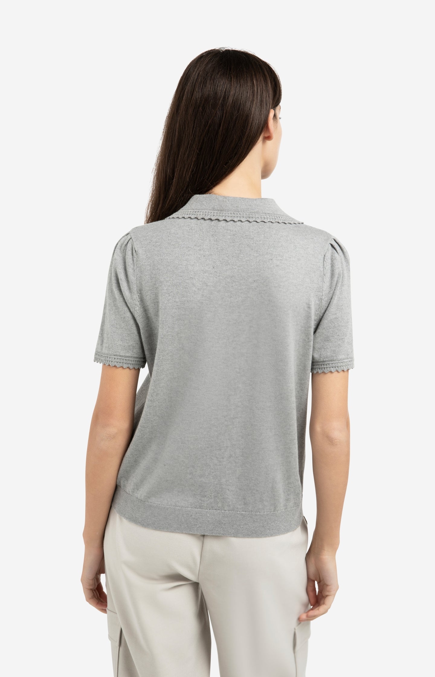 Knitted cardigan with short sleeves and buttons