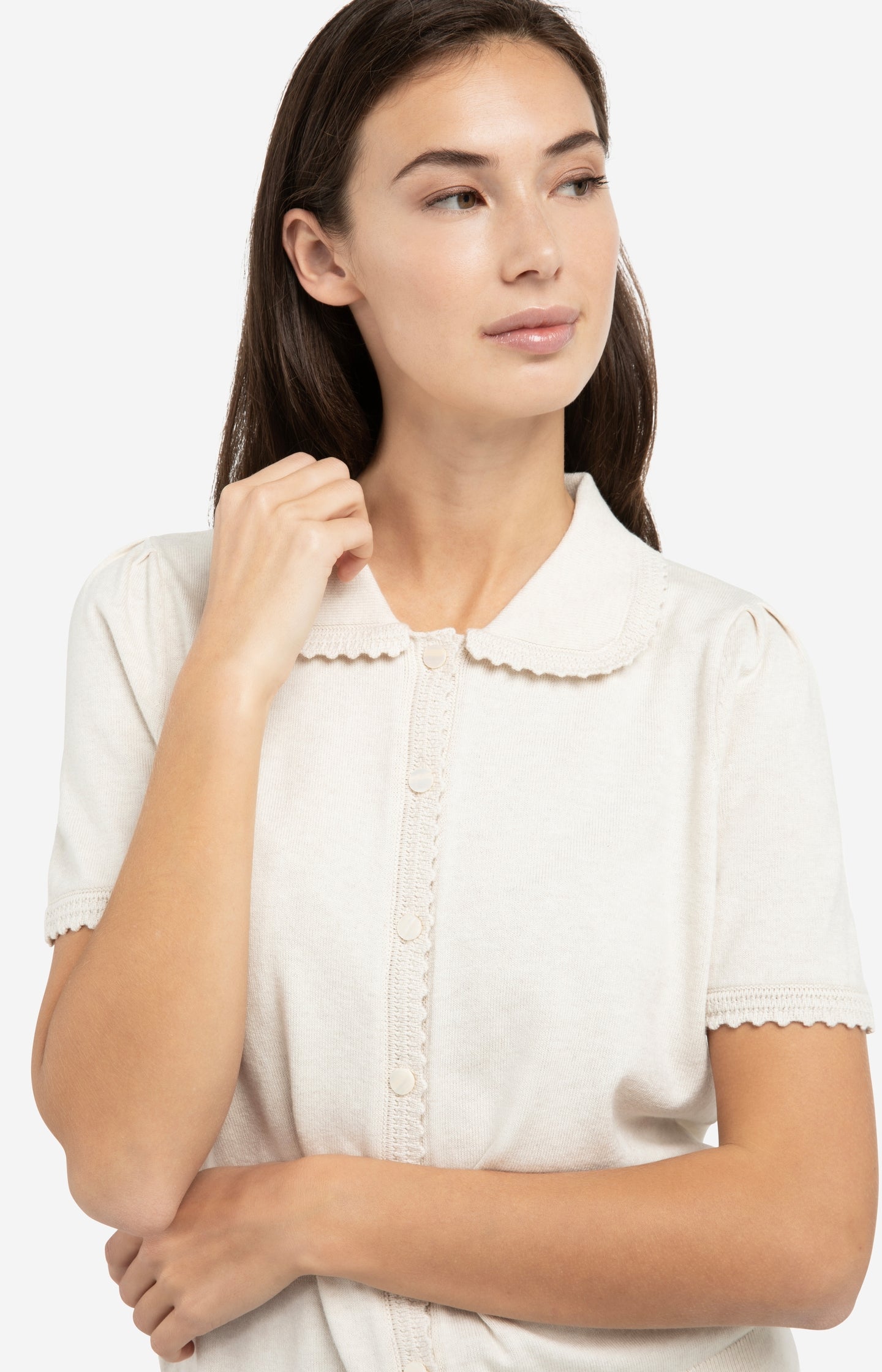 Knitted cardigan with short sleeves and buttons