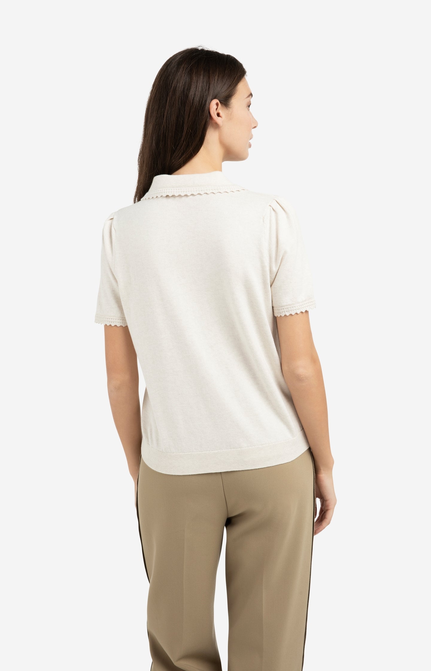 Knitted cardigan with short sleeves and buttons