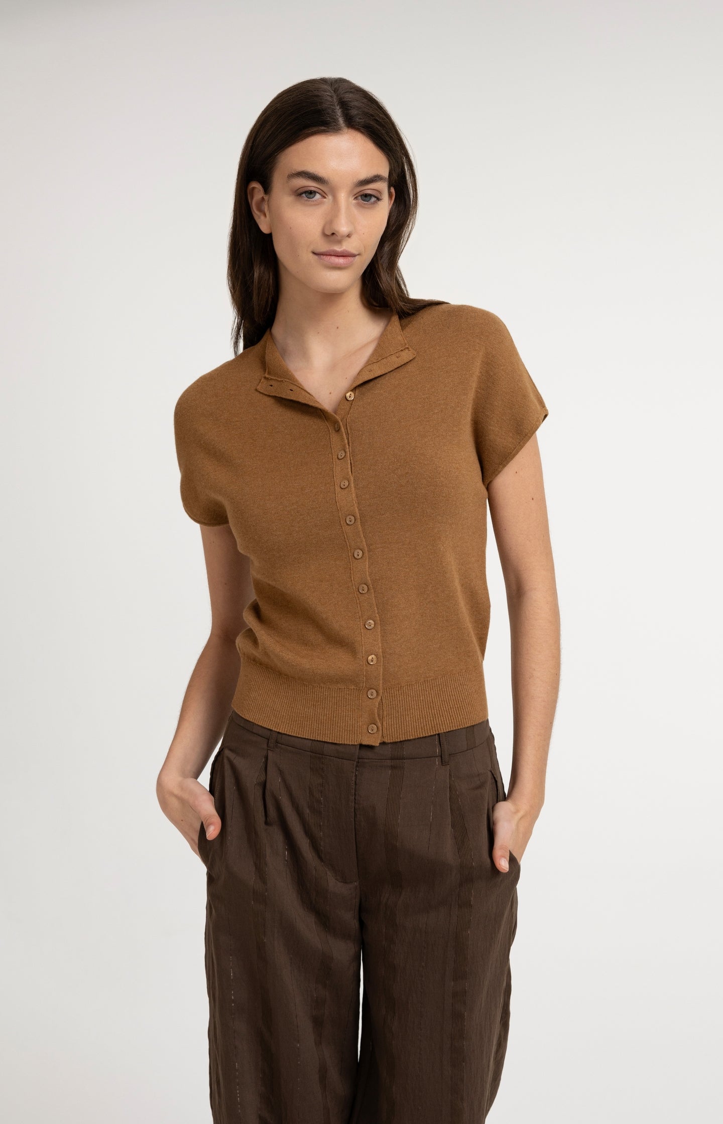 Knitted cardigan with short sleeves and front buttons - Type: lookbook