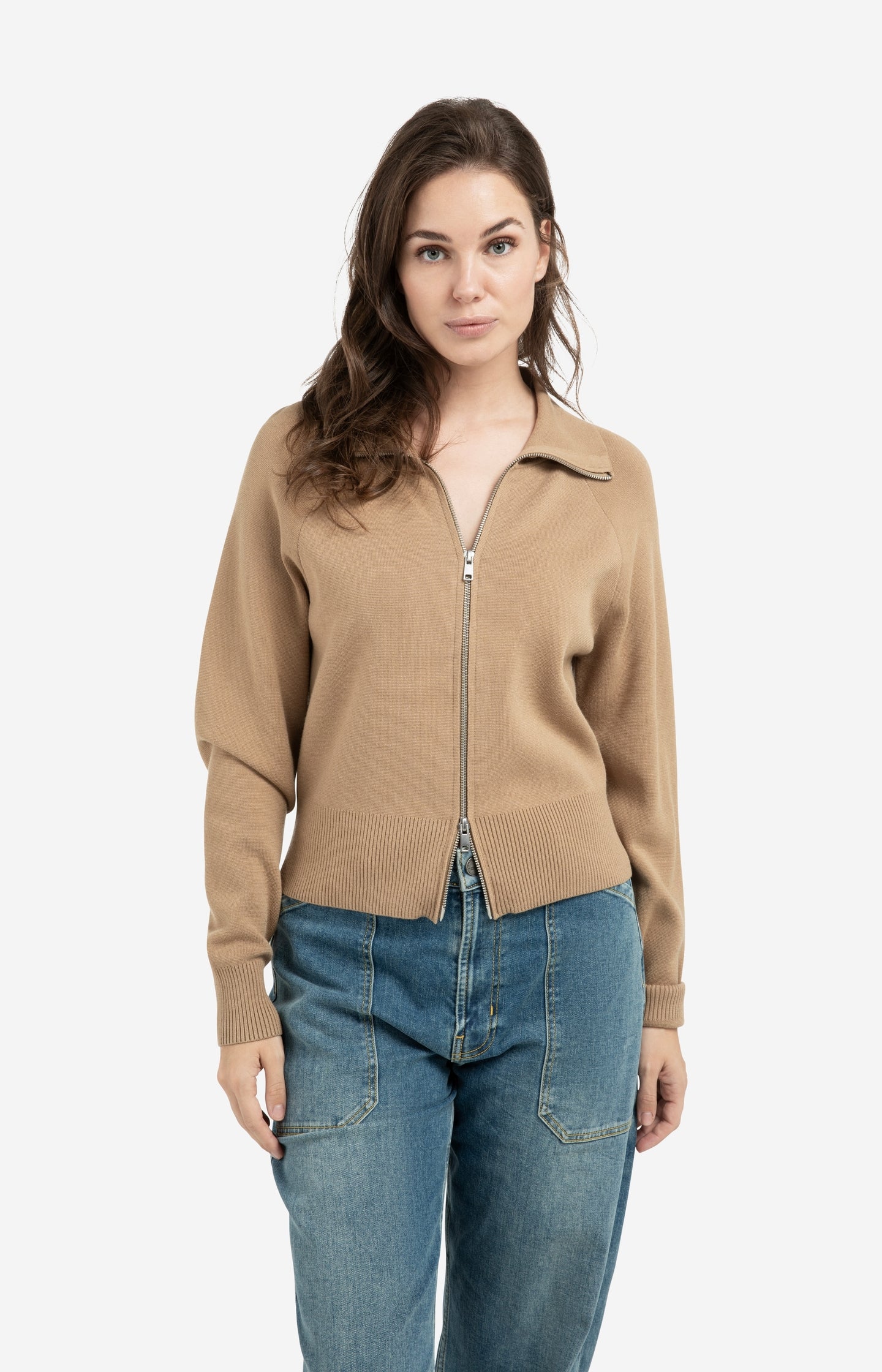 Knitted cardigan with zipper and collar