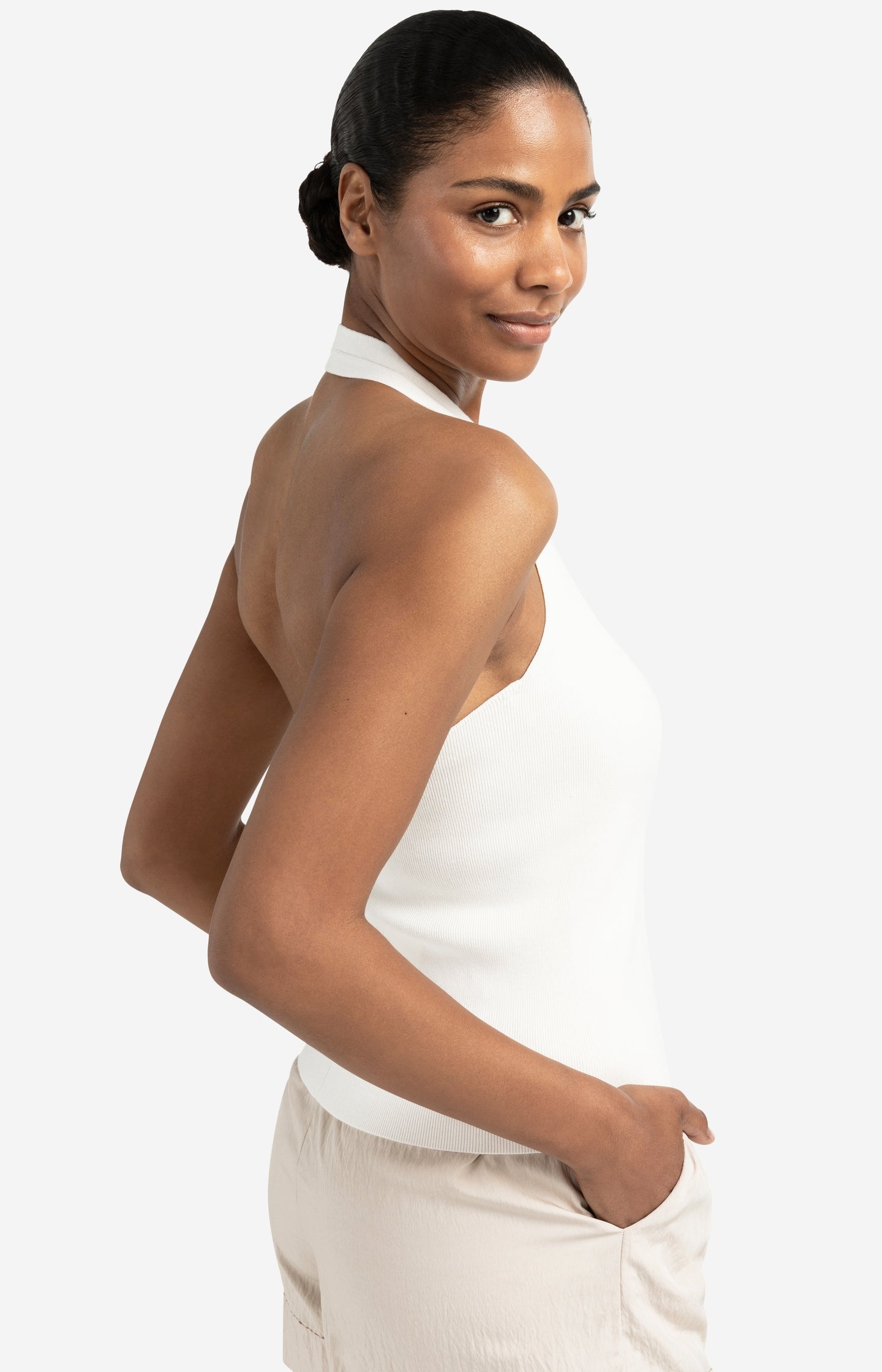 Knitted haltertop with fitted fit