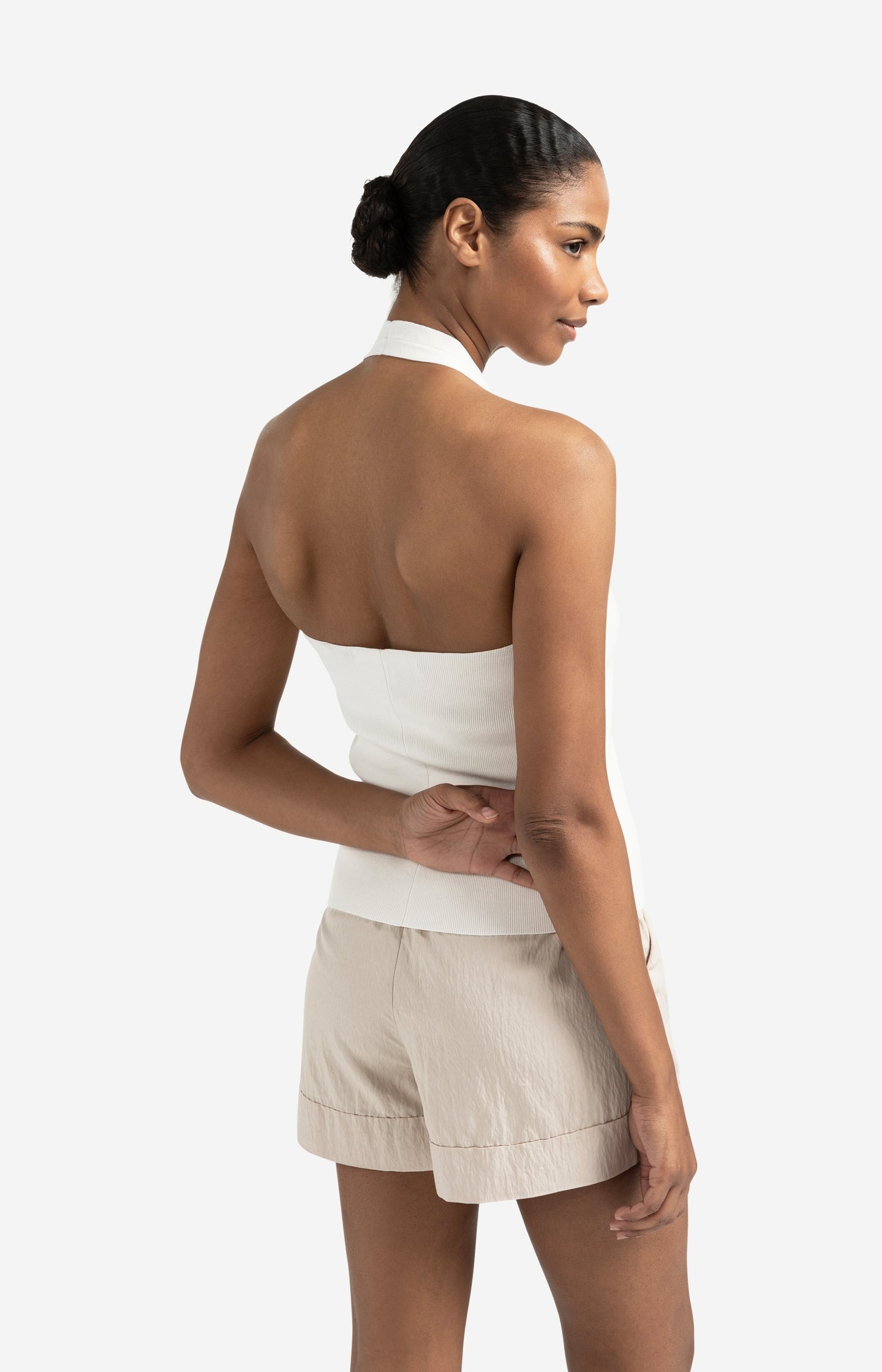 Knitted haltertop with fitted fit