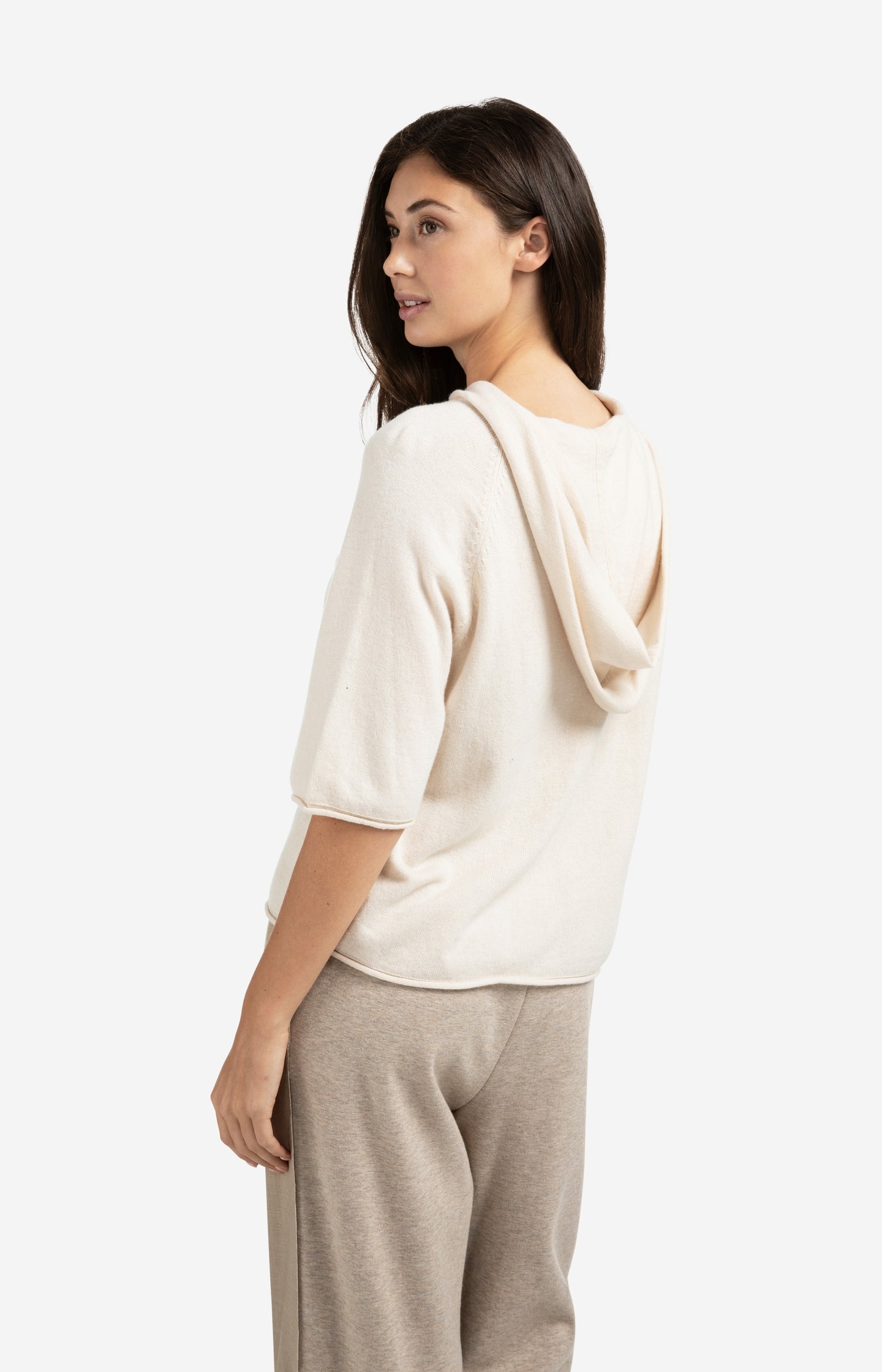 Knitted hoodie with short sleeves