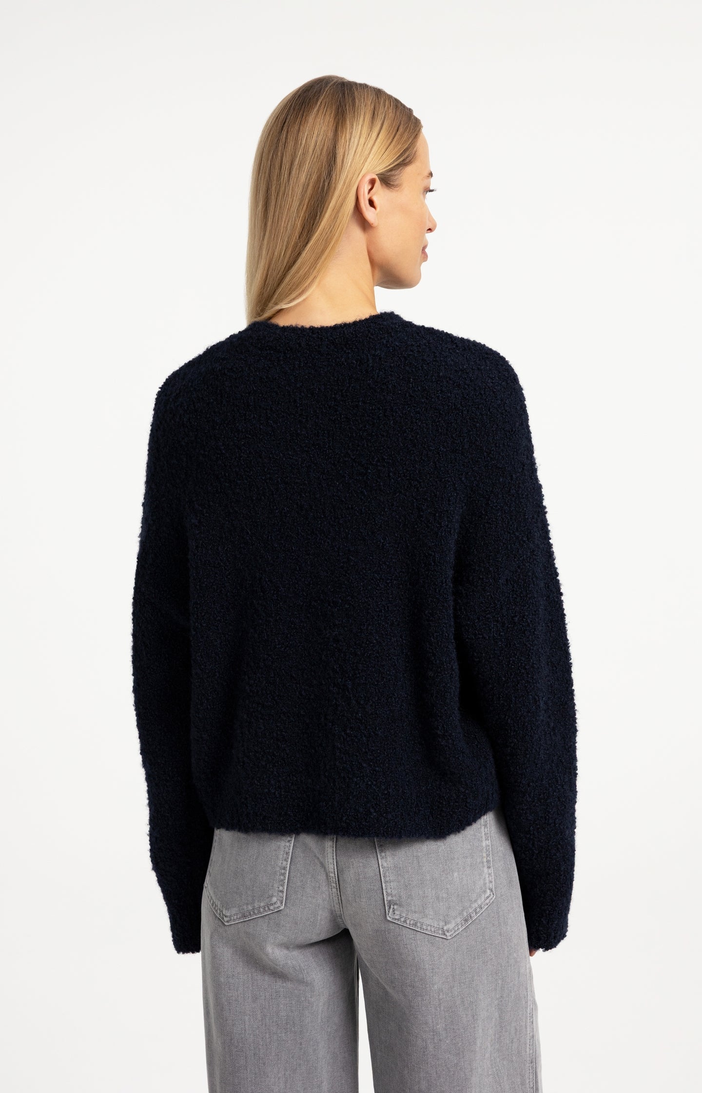 Knitted sweater with artwork