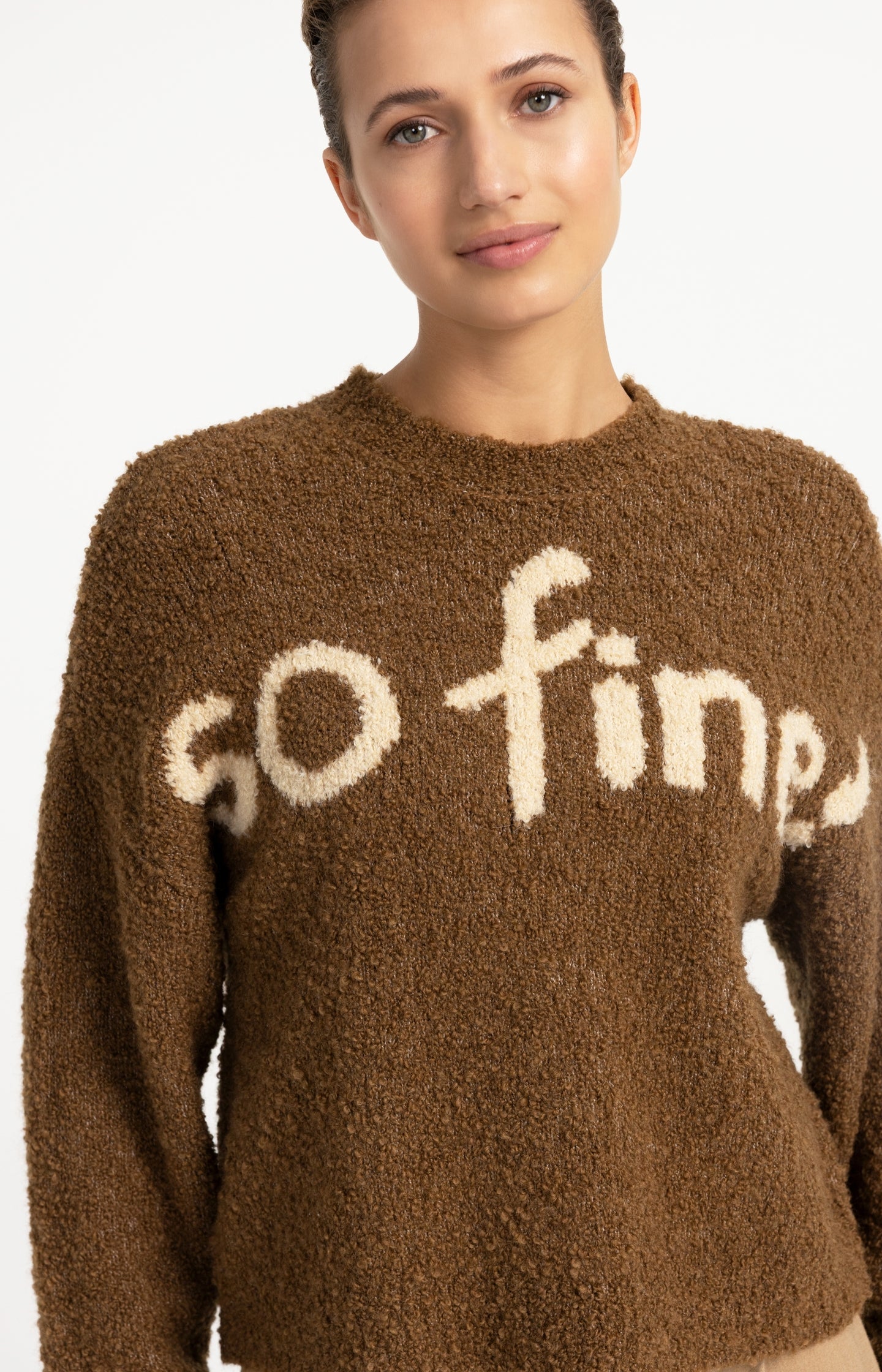 Knitted sweater with artwork