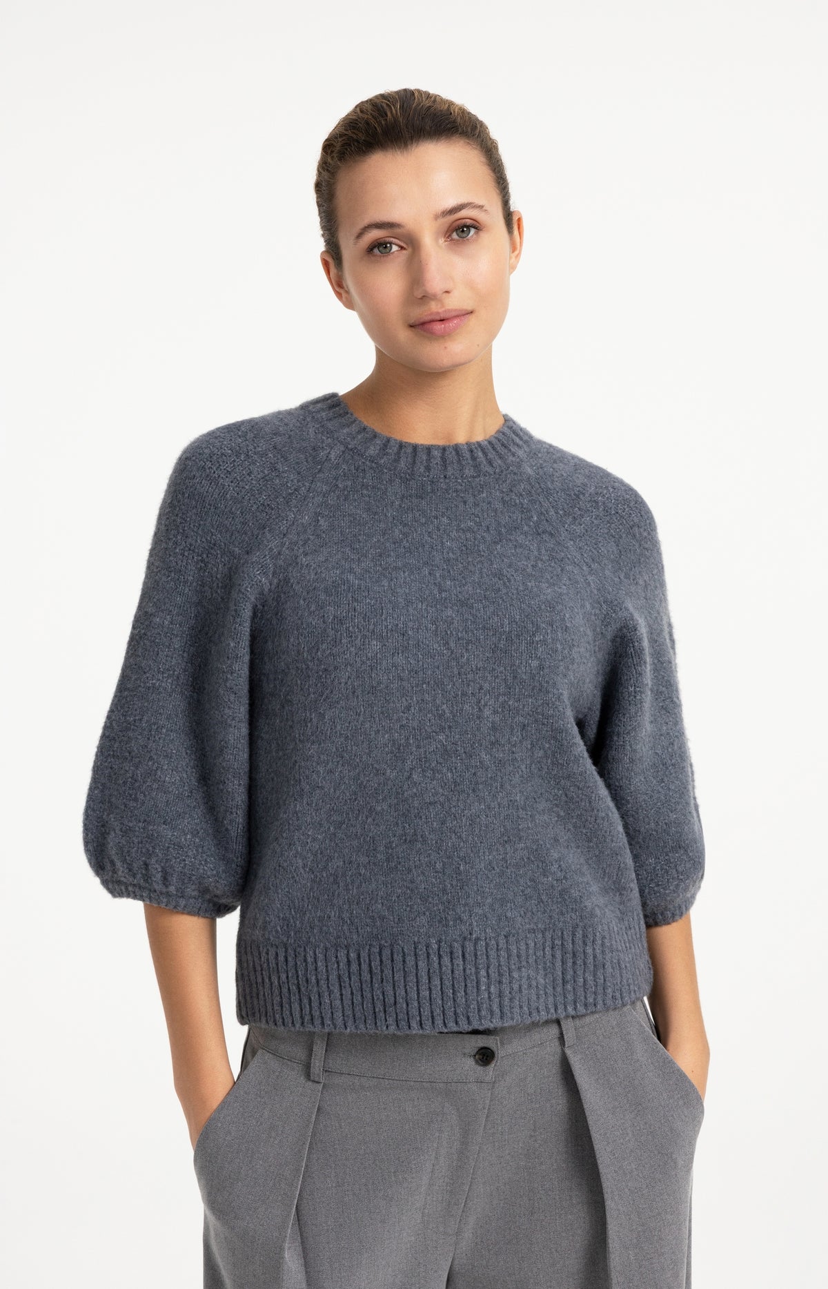 Knitted sweater with balloon sleeves