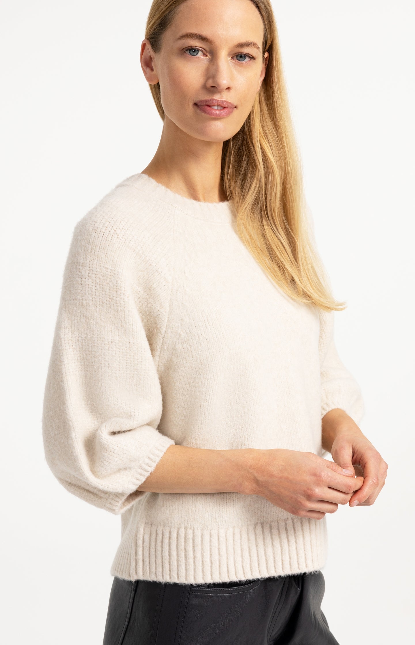 Knitted sweater with balloon sleeves