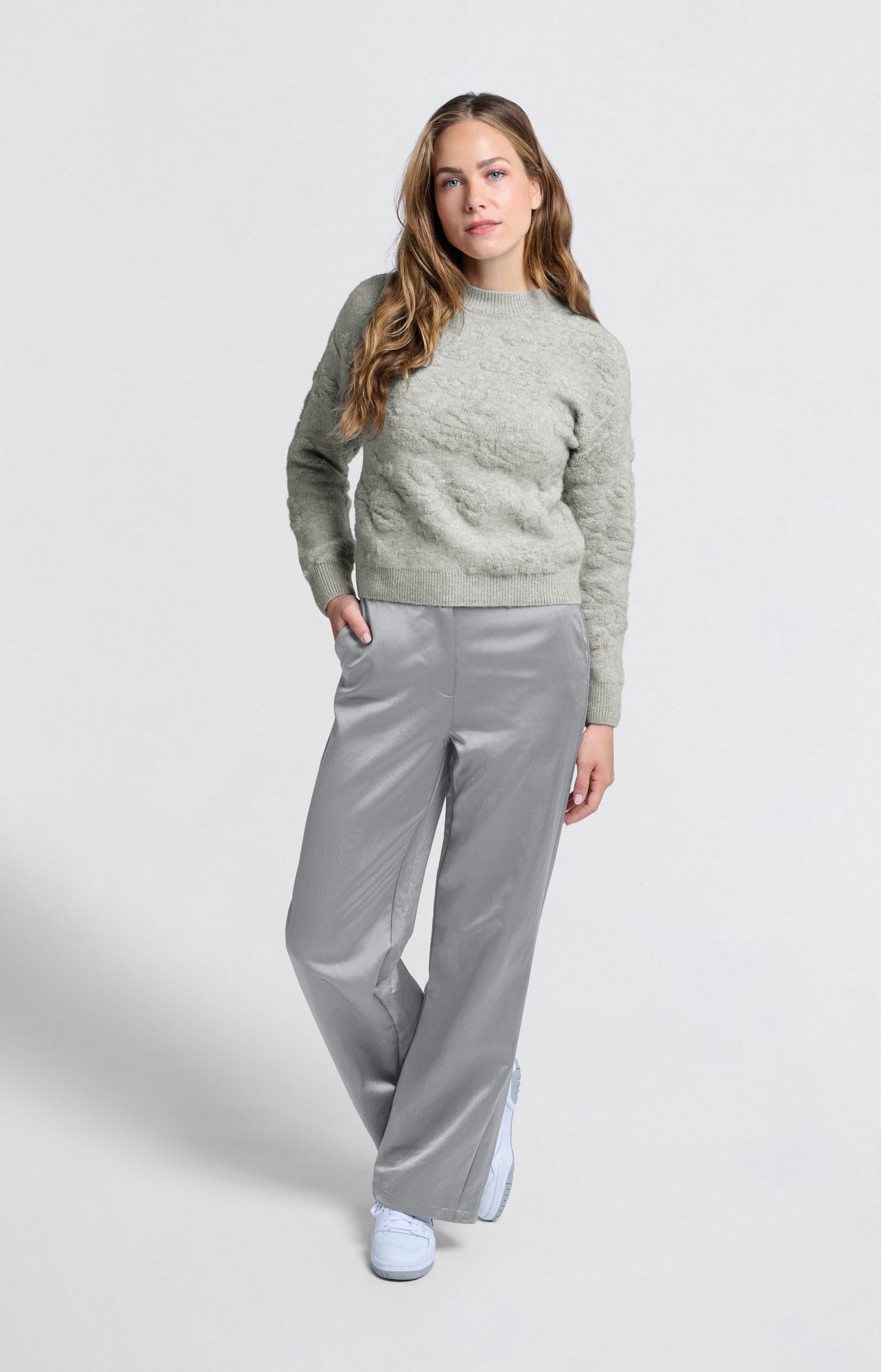 Knitted sweater with floral jacquard and round neck