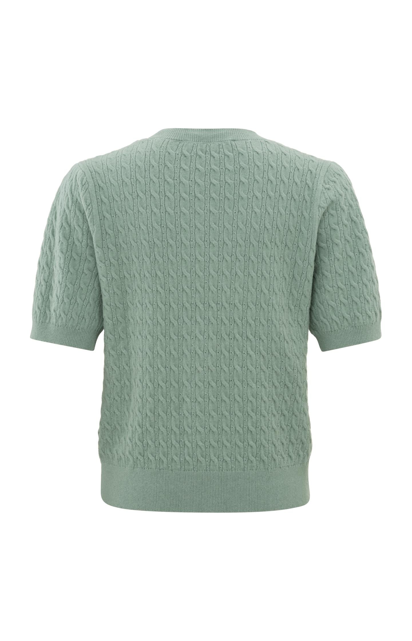 Knitted sweater with short sleeves and cable pattern