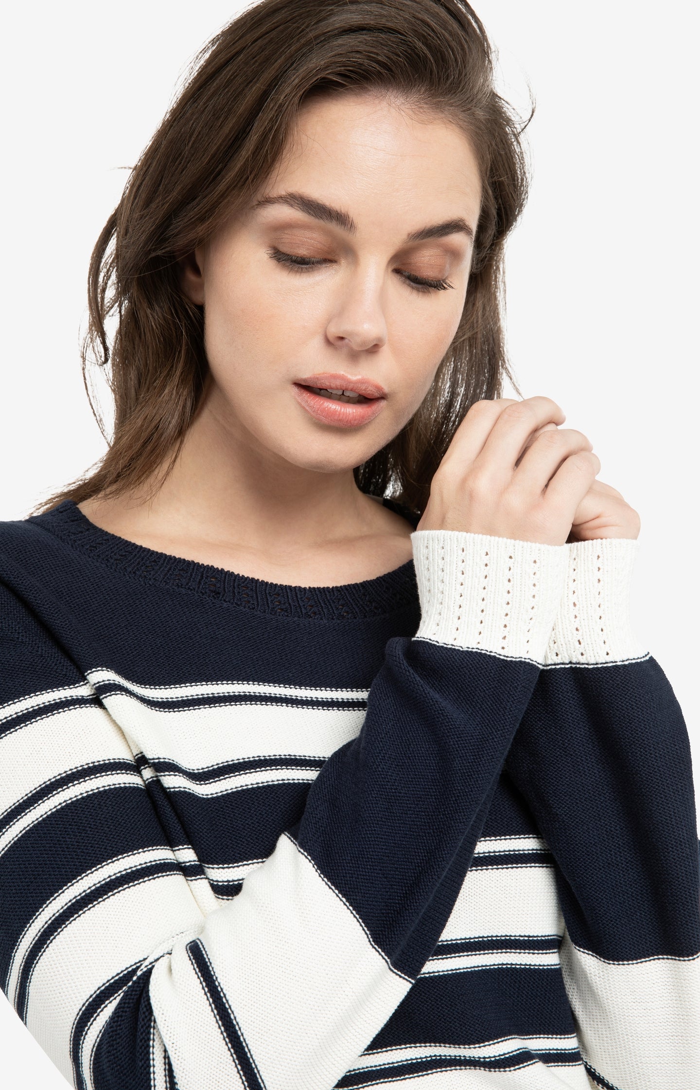 Knitted sweater with stripes and long sleeves