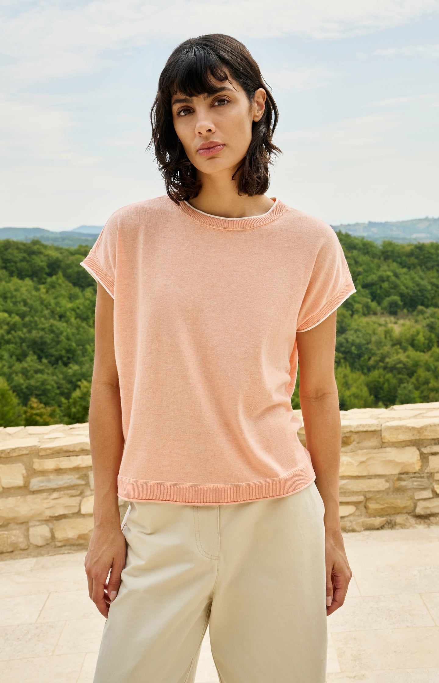 Knitted top with short sleeves and contrasting trims