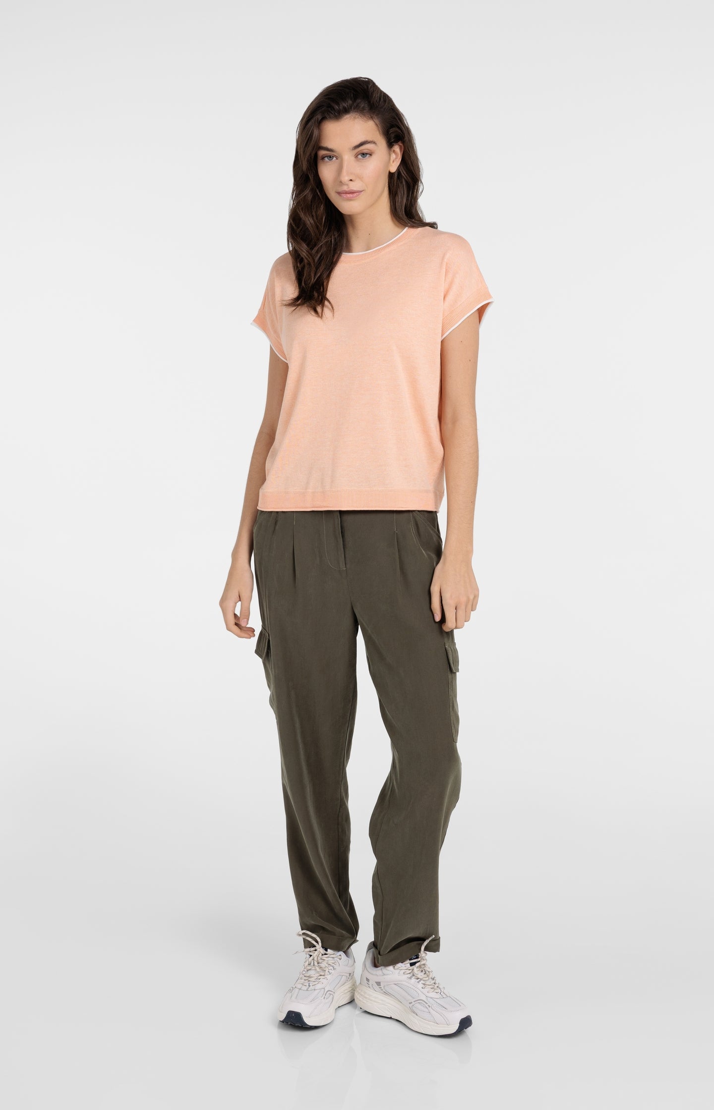 Knitted top with short sleeves and contrasting trims