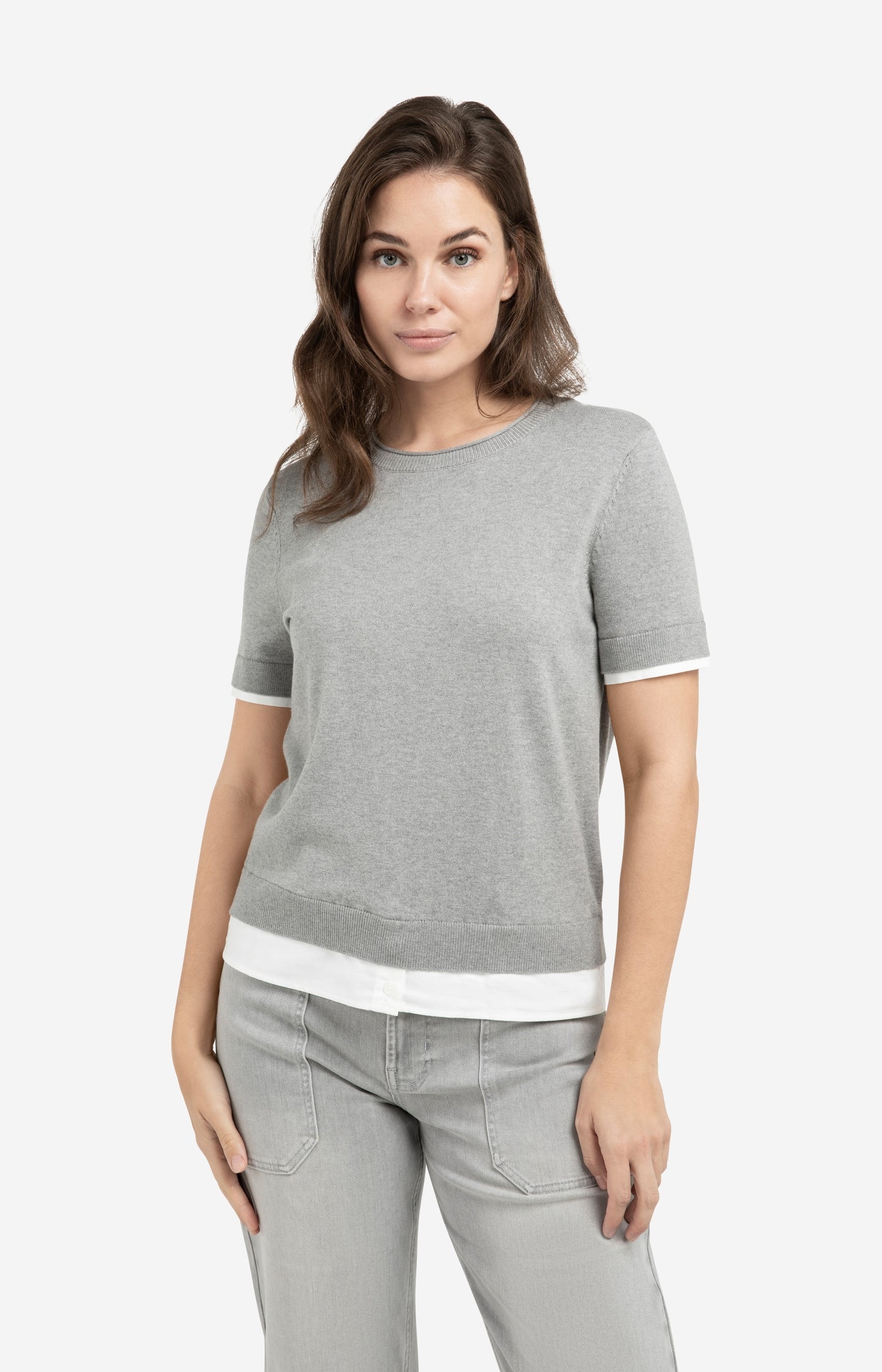 Knitted top with short sleeves and double blouse hem