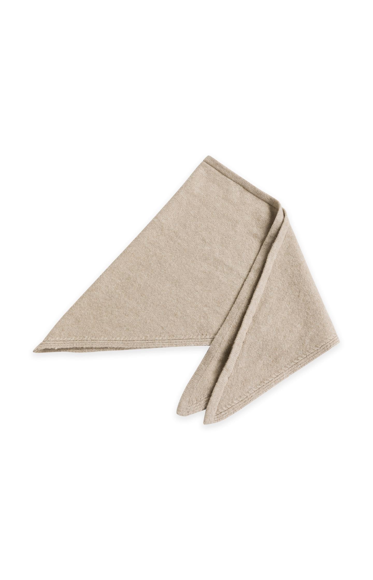 Knitted triangle scarf - Type: product