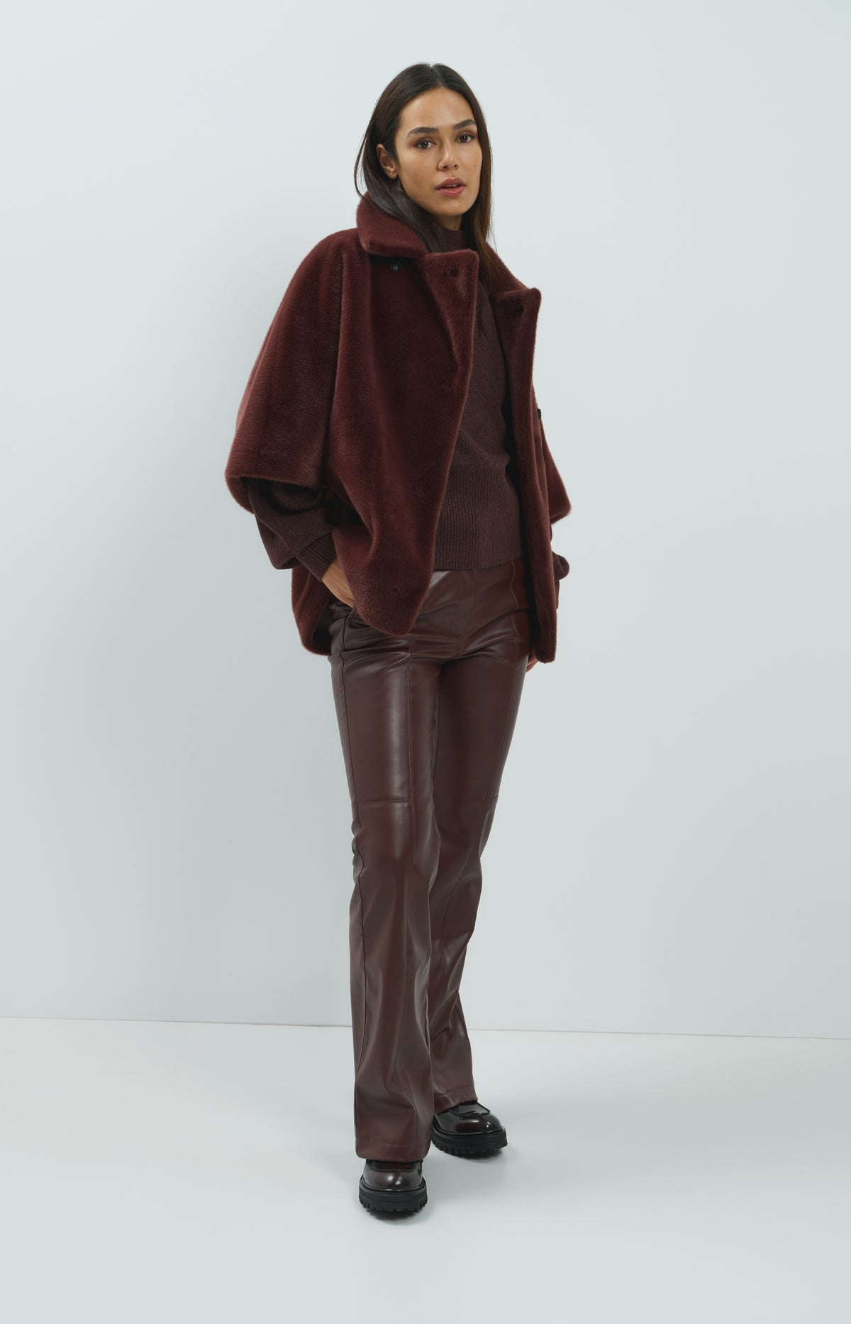 Knitted turtleneck sweater with batwing sleeves - Bitter Chocolate Red Melange