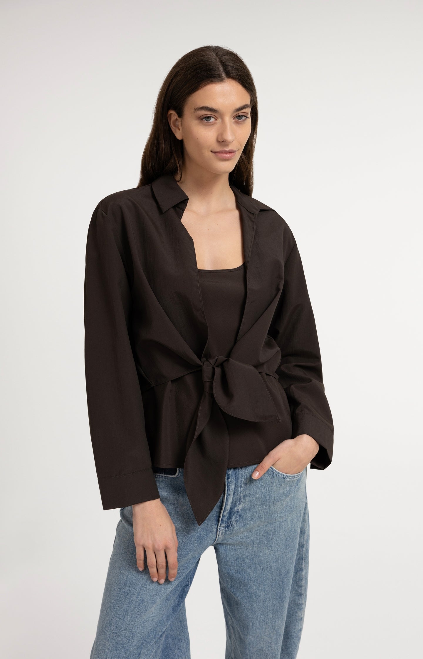 Knotted blouse with matching sleeveless top