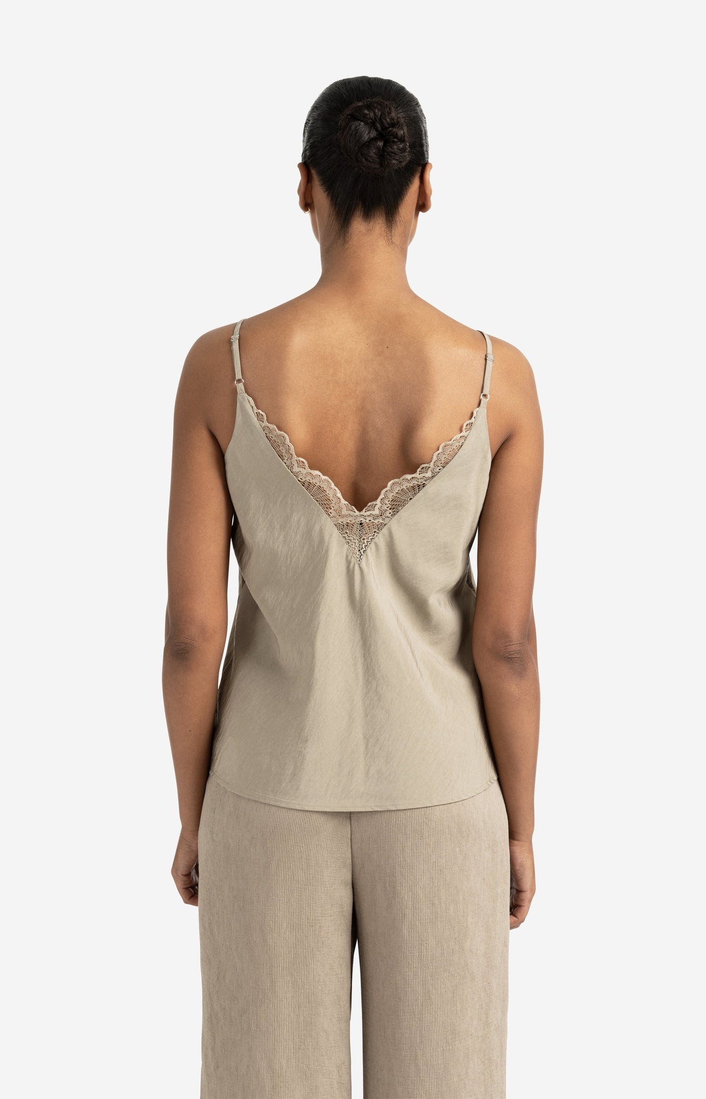 Lace-trimmed singlet with adjustable straps - Type: lookbook