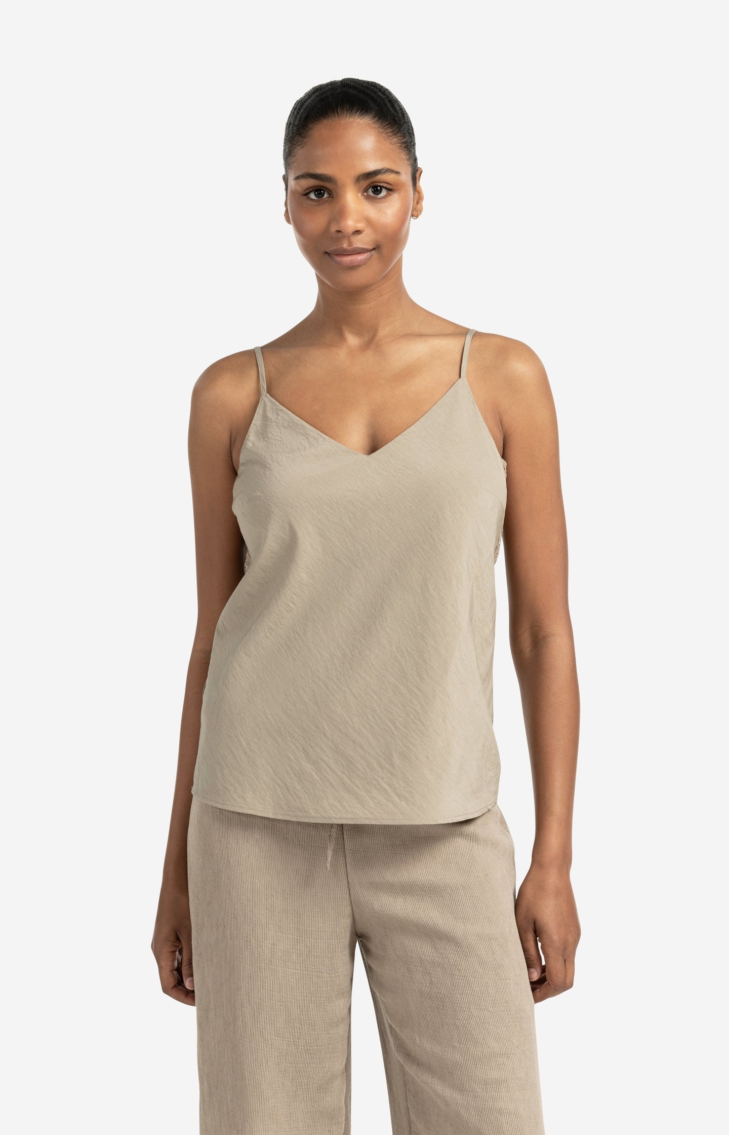 Lace-trimmed singlet with adjustable straps