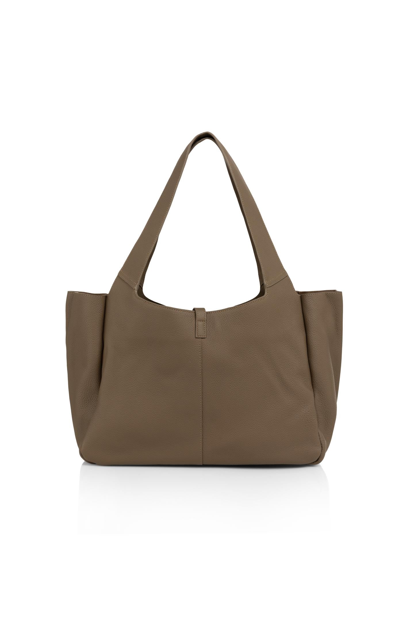 Leather shopper with wide handles and twist lock