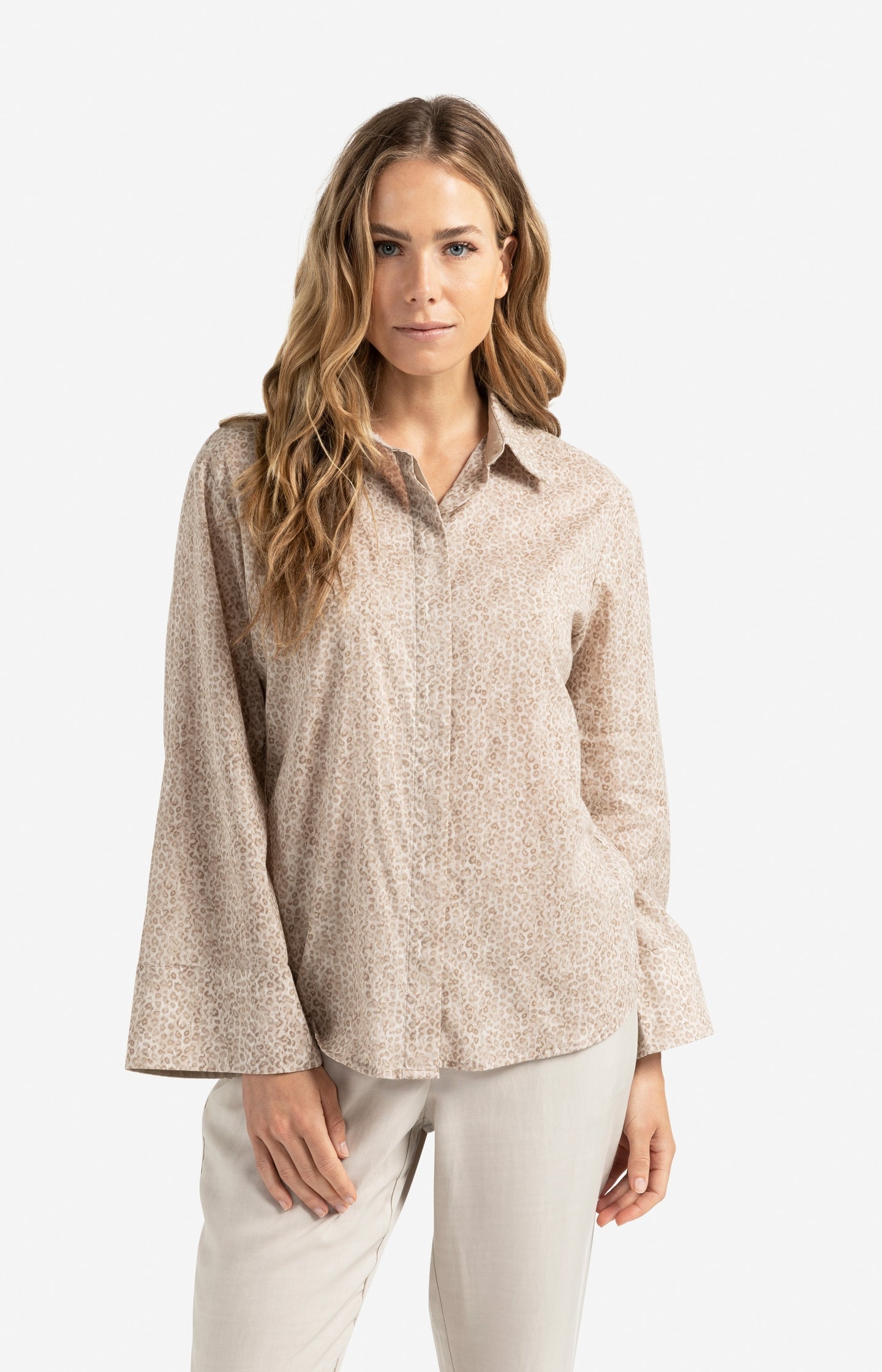 Leopard print blouse with back button detail - Type: lookbook