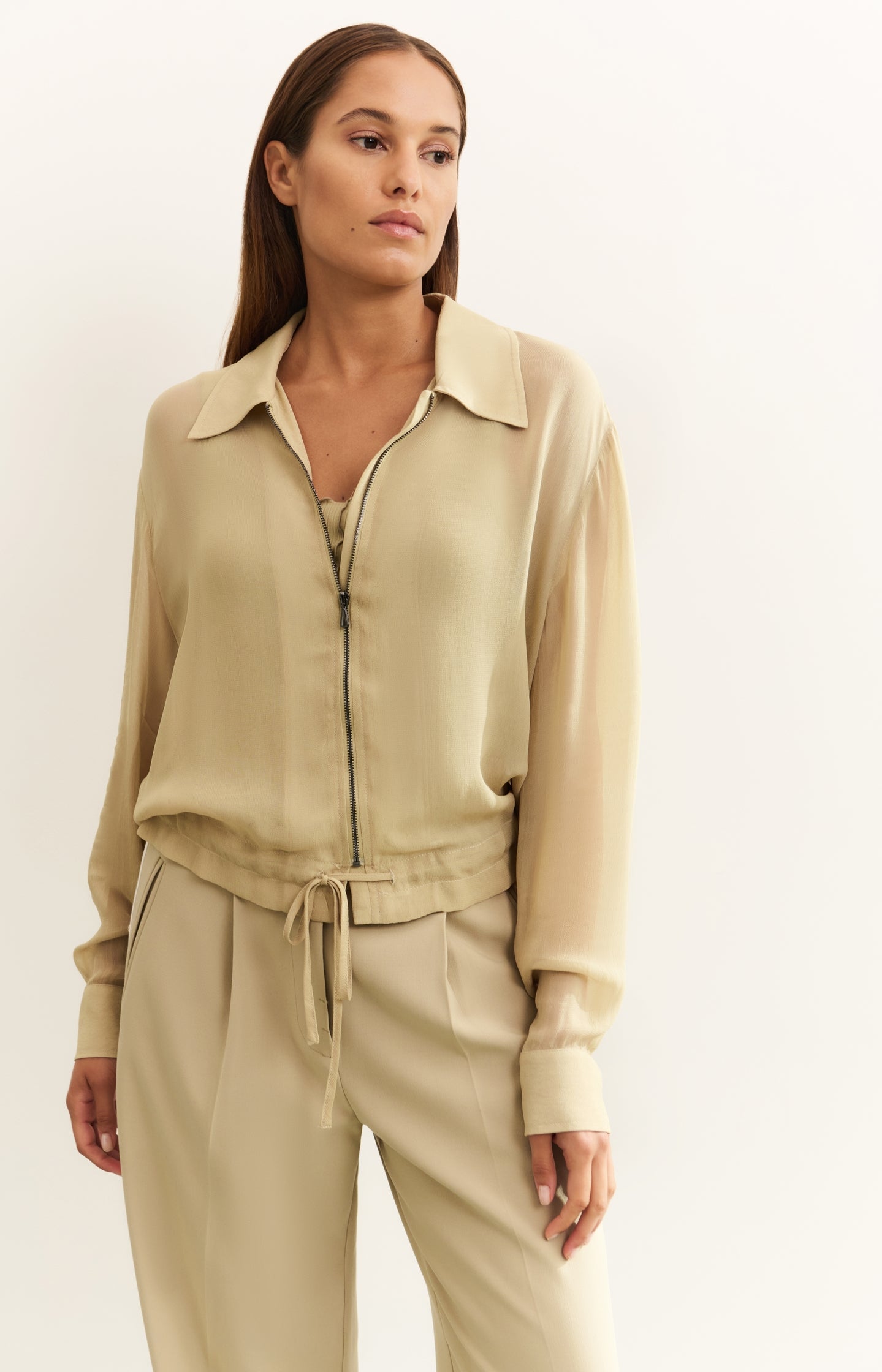 Lightweight blouse jacket with zipper - Type: lookbook