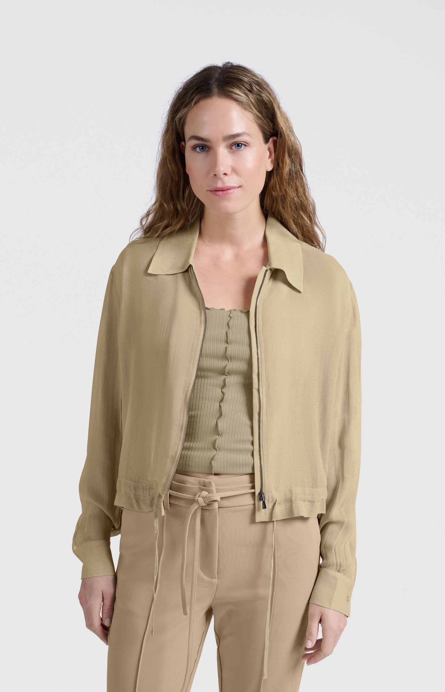 Lightweight blouse jacket with zipper