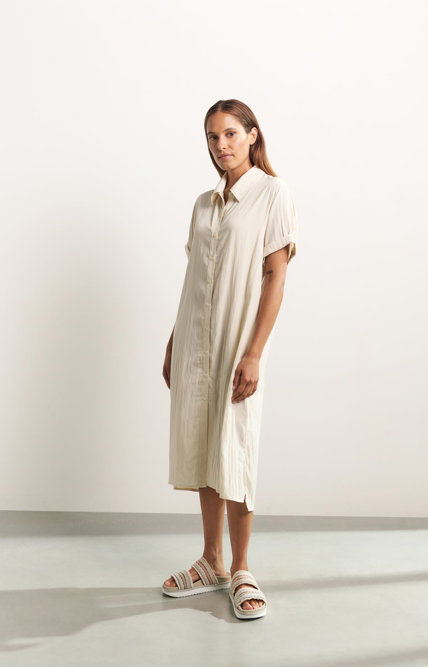 Lightweight shirt dress with short sleeves - Type: lookbook