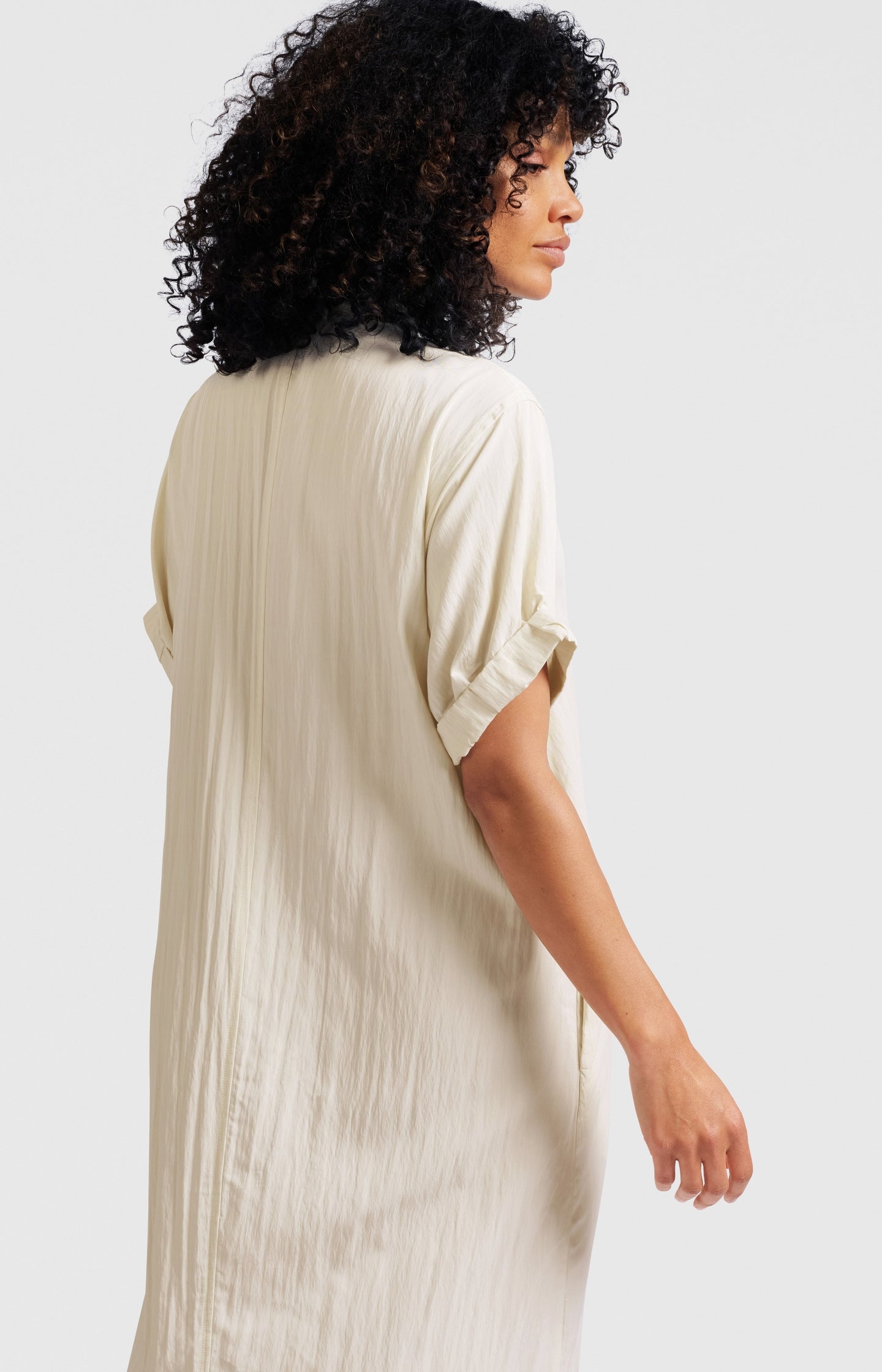 Lightweight shirt dress with short sleeves