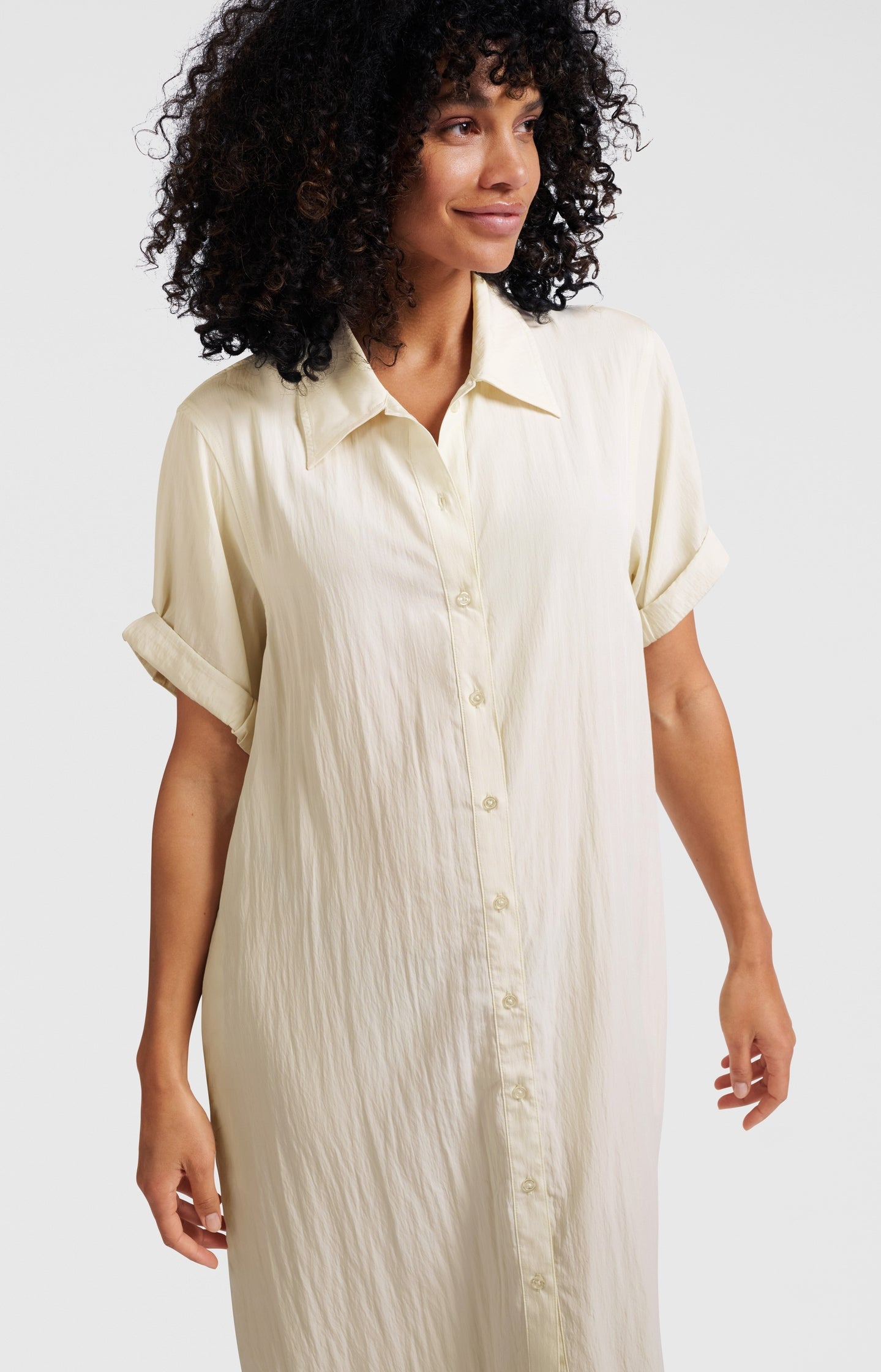 Lightweight shirt dress with short sleeves