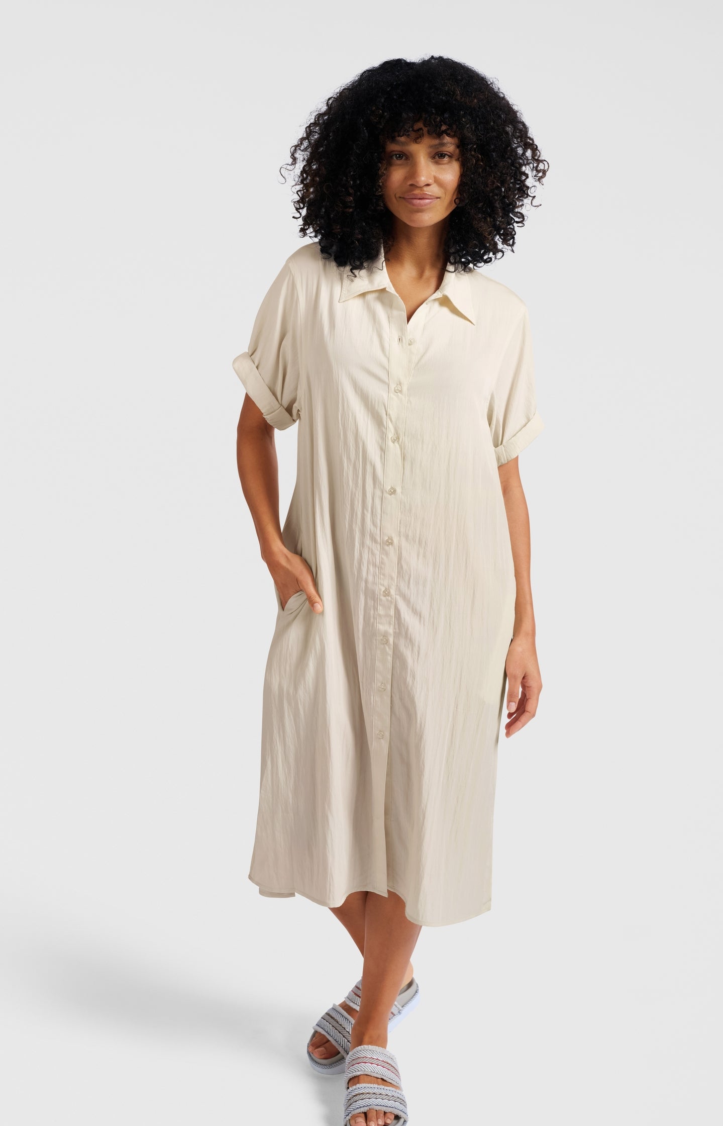 Lightweight shirt dress with short sleeves