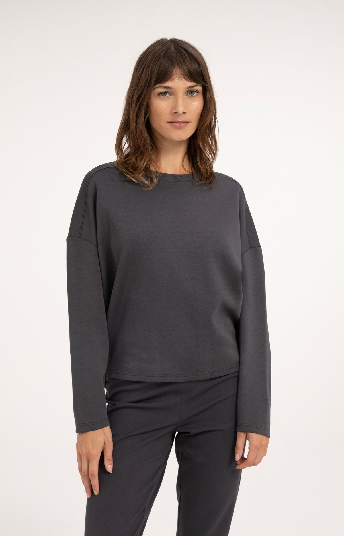 Leichter Pullover mit Ballonsaum - Hole Black