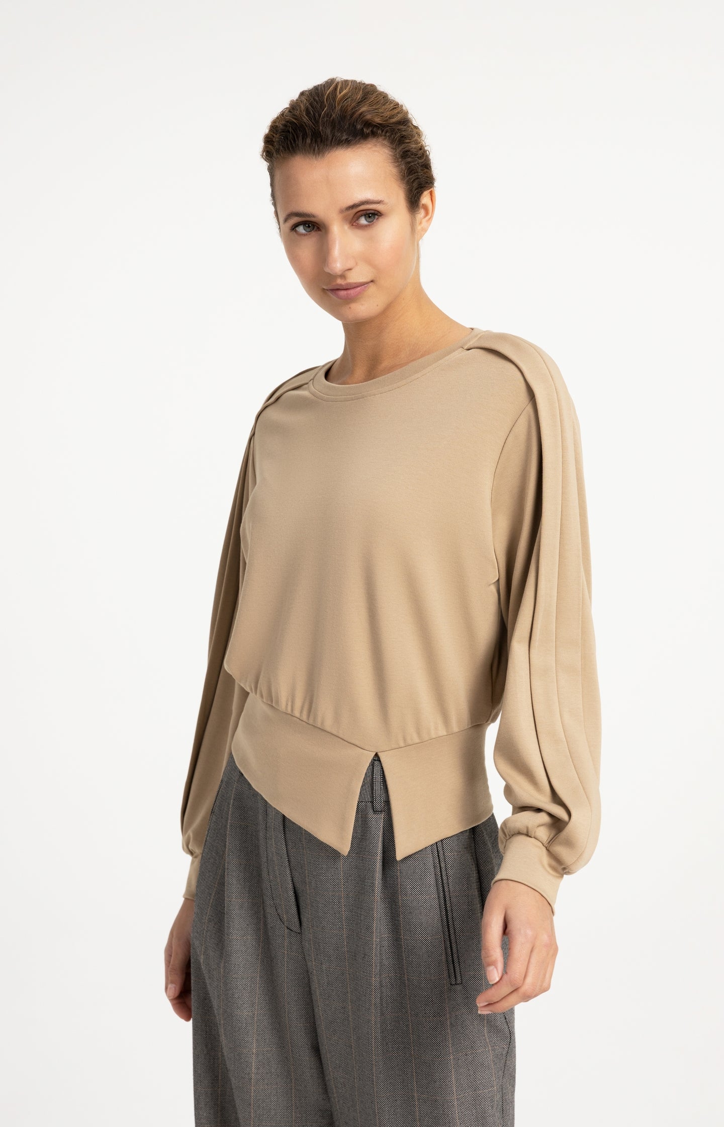 Lightweight sweater with waistband and folded detail
