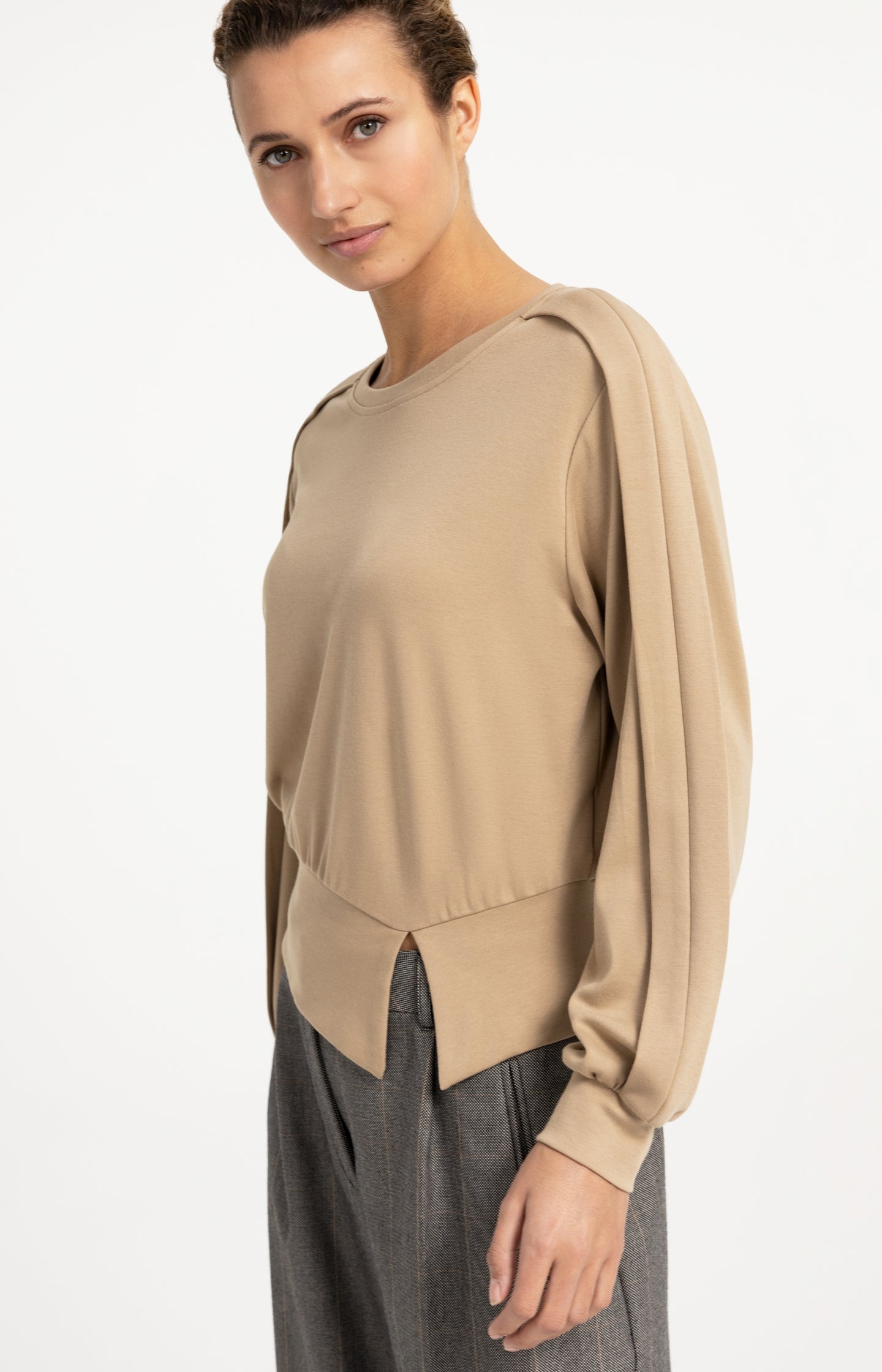 Lightweight sweater with waistband and folded detail