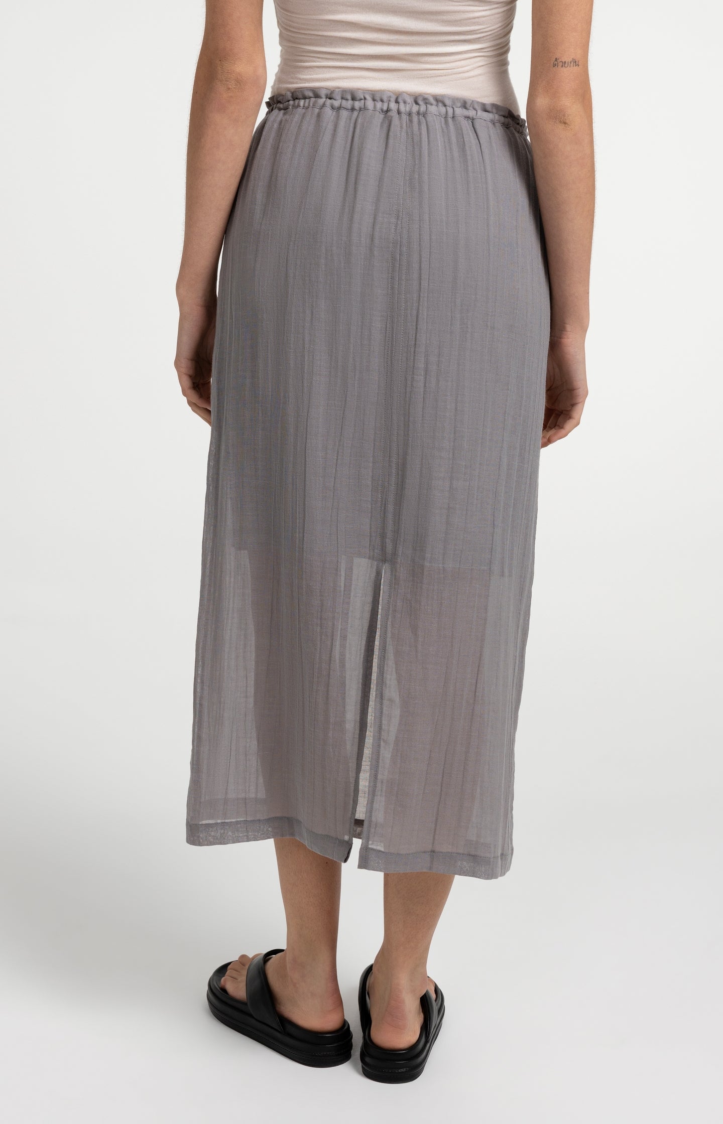 Linen-blend midi skirt with elastic waist - Type: video