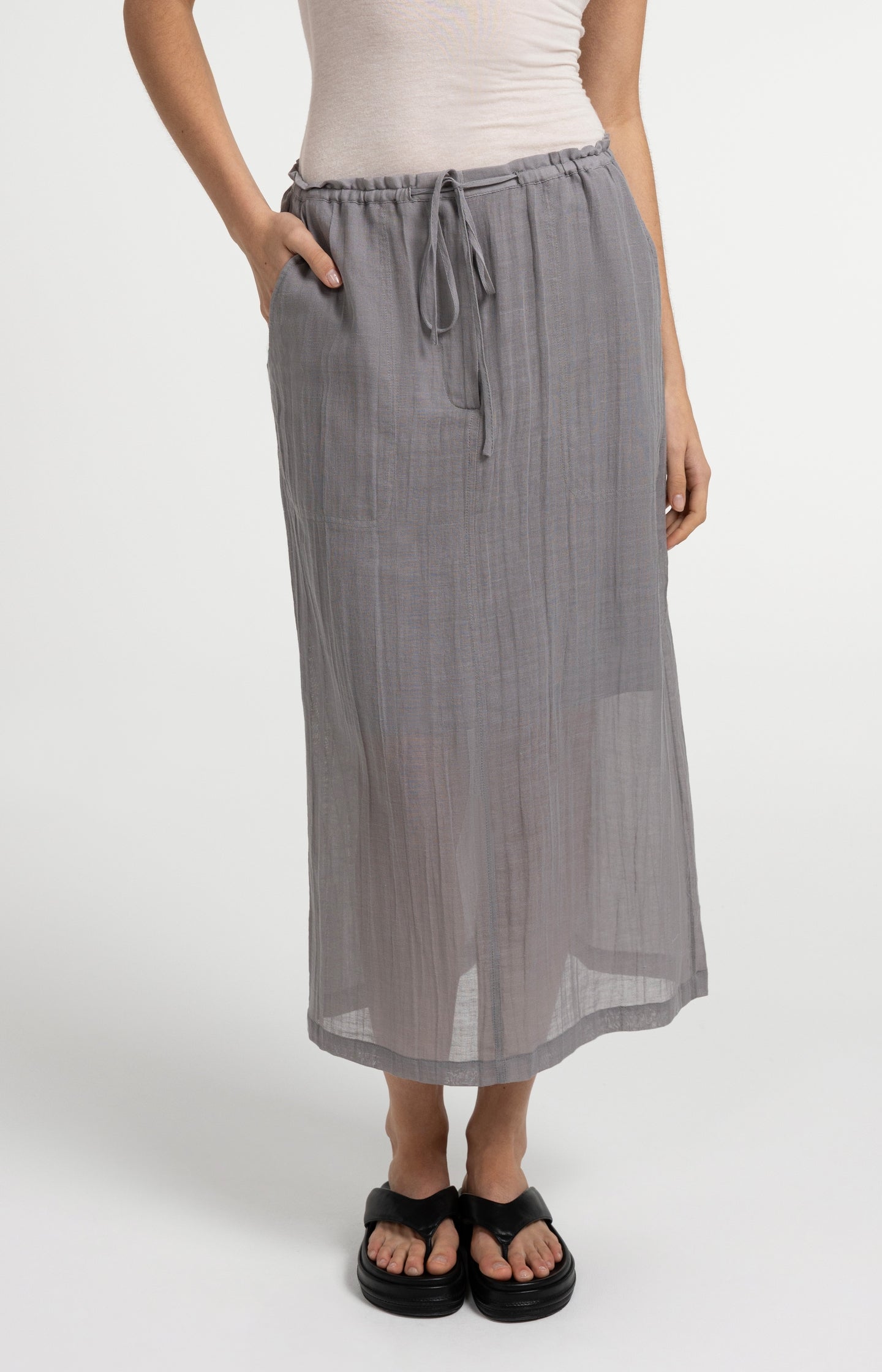 Linen-blend midi skirt with elastic waist - Type: video
