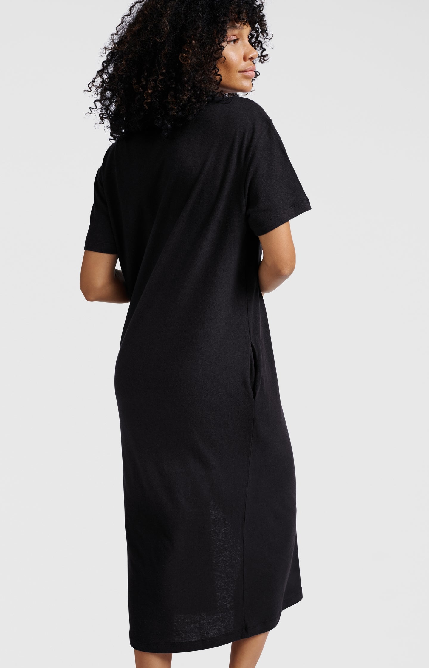 Linen blend T-shirt dress with short sleeves and slit