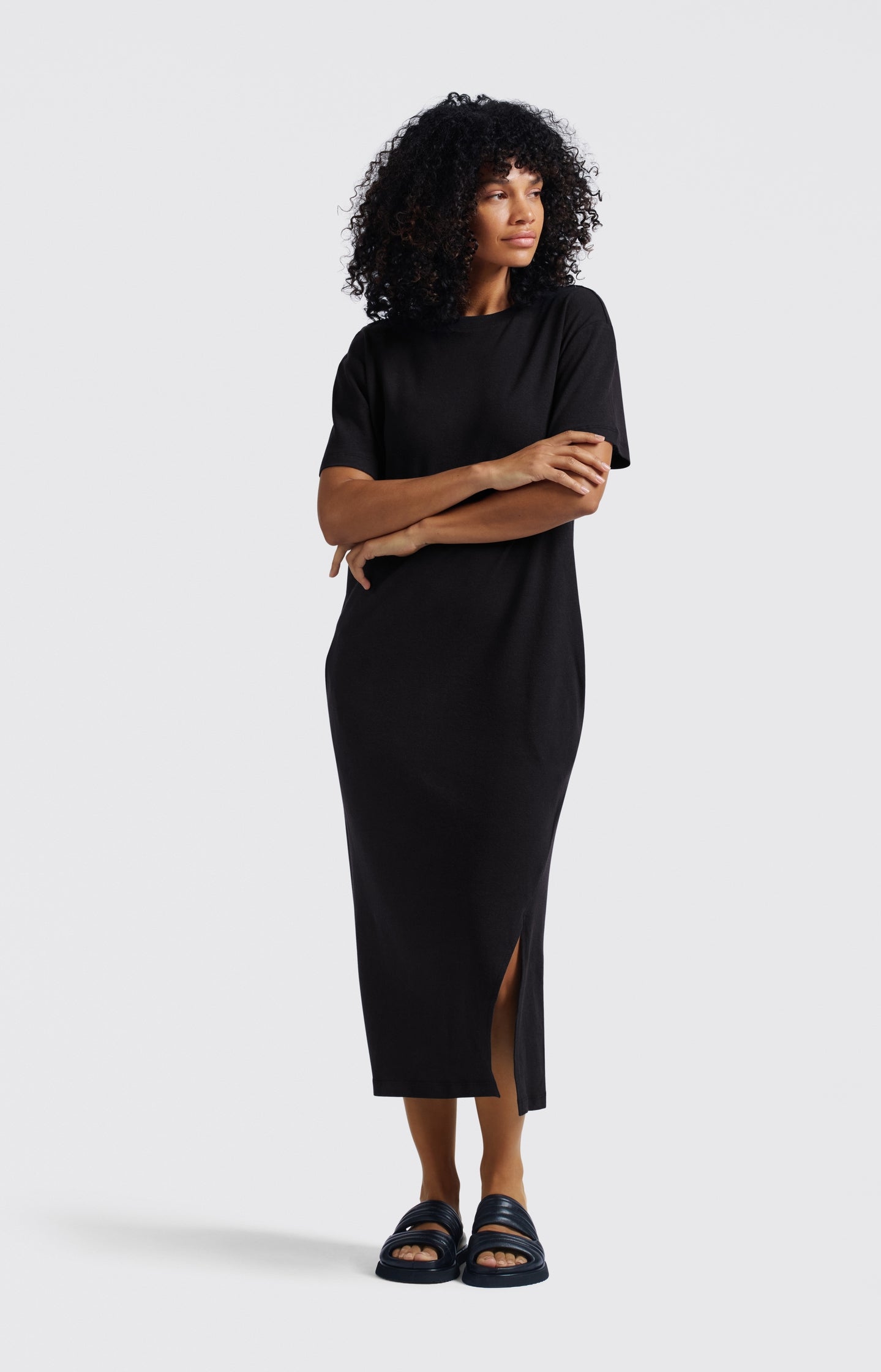 Linen blend T-shirt dress with short sleeves and slit