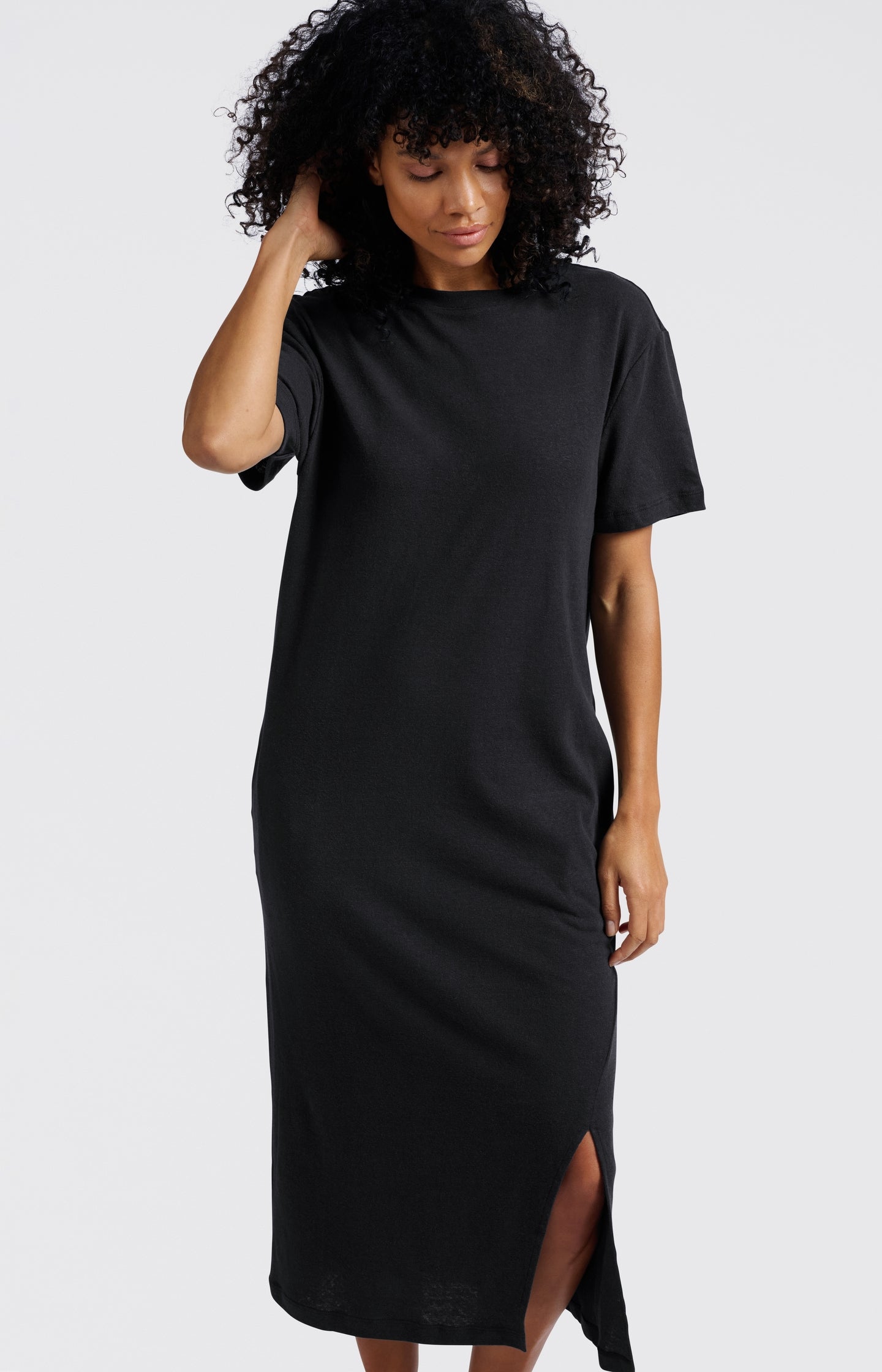 Linen blend T-shirt dress with short sleeves and slit