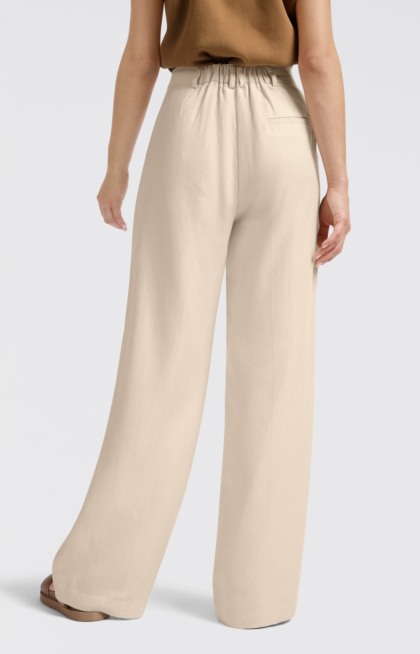 Linen-blend trousers with wide legs (L32)