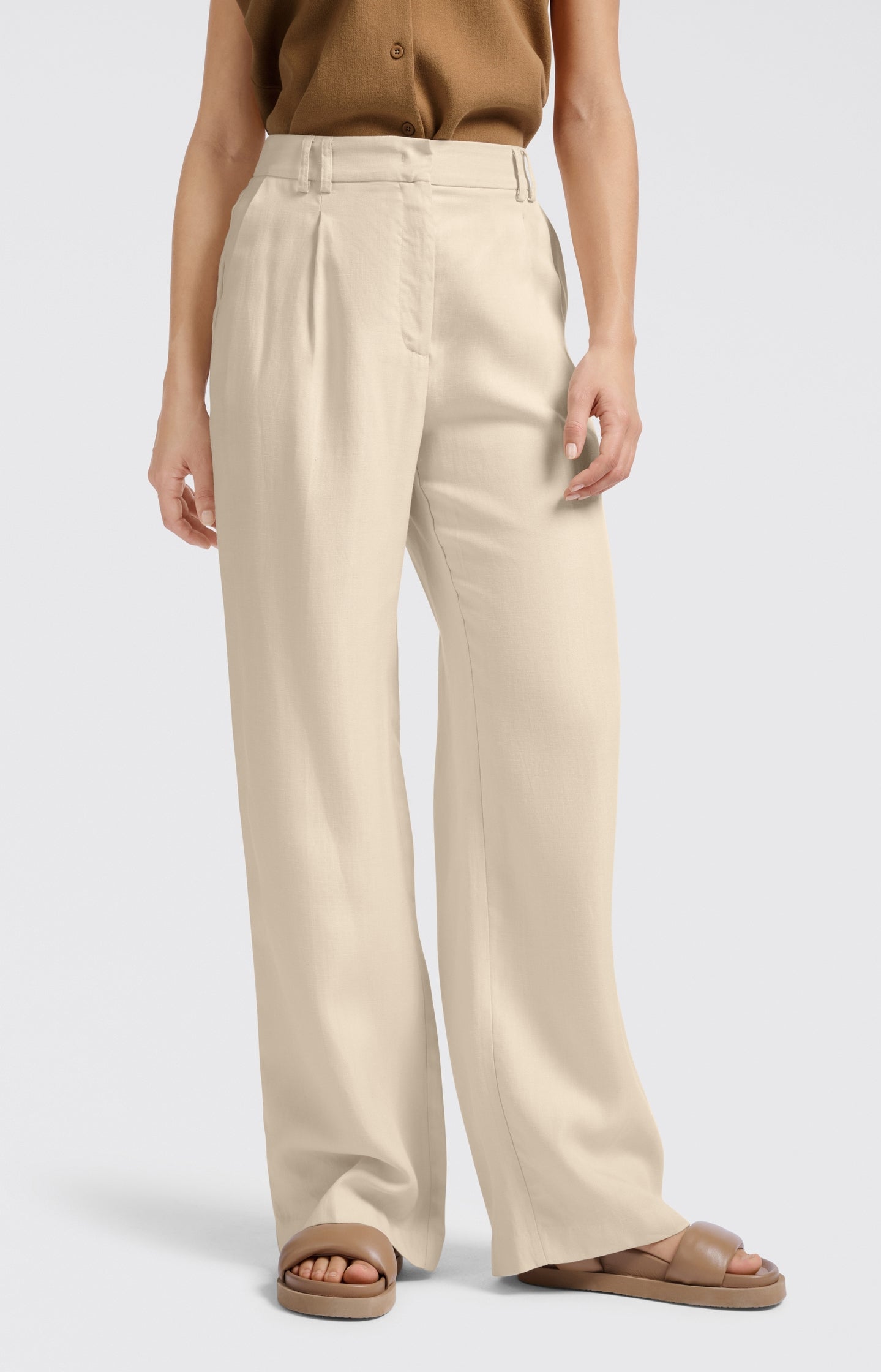 Linen-blend trousers with wide legs (L32)