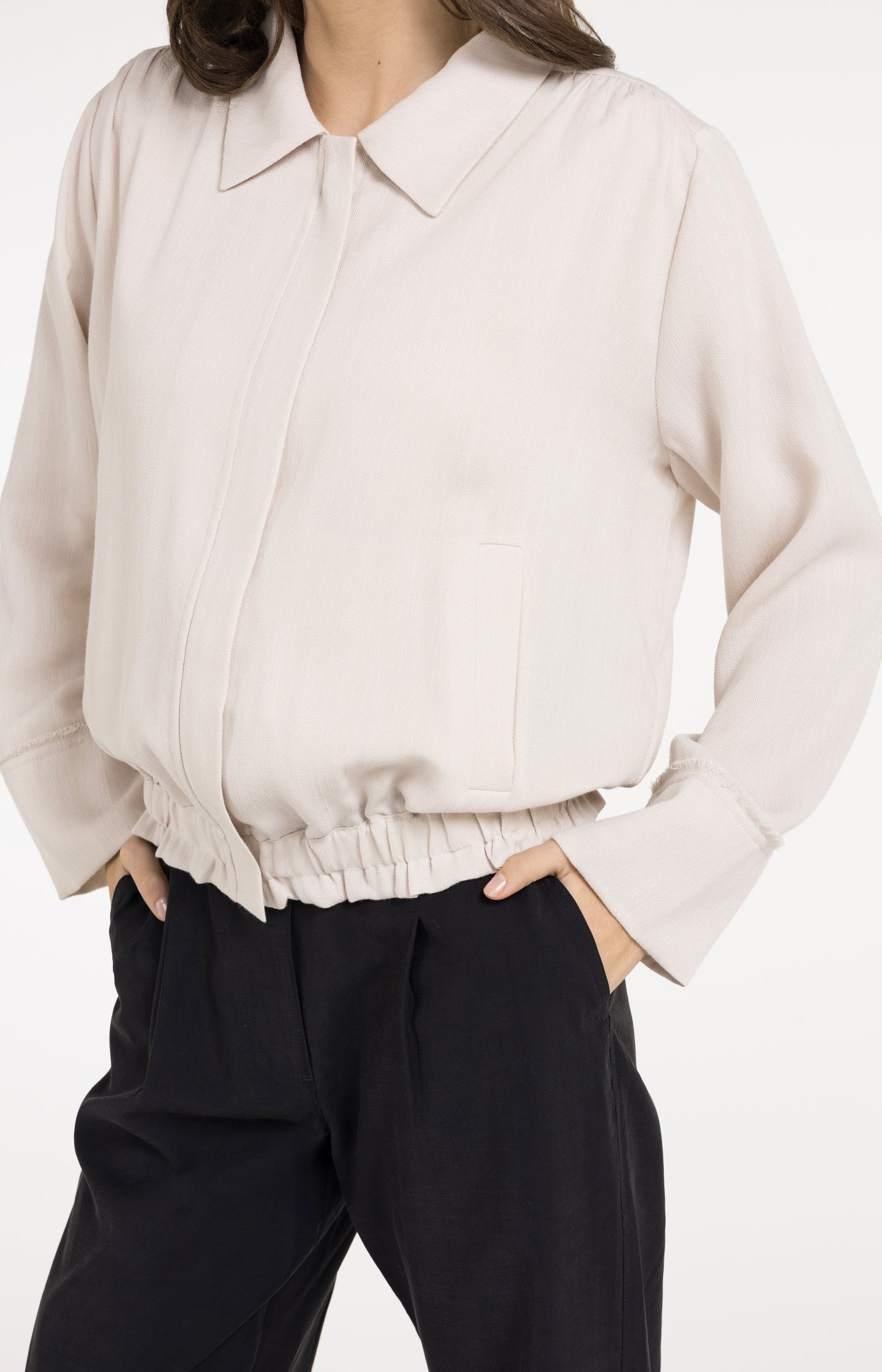 Linen blouse jacket with collar and elasticated hem