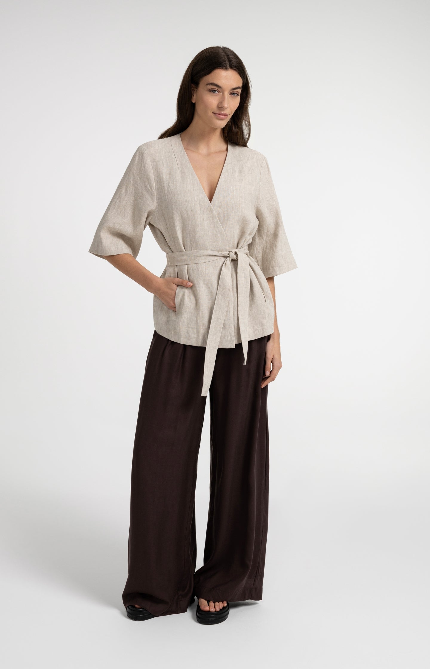 Linen wrap jacket with tie belt - Type: video