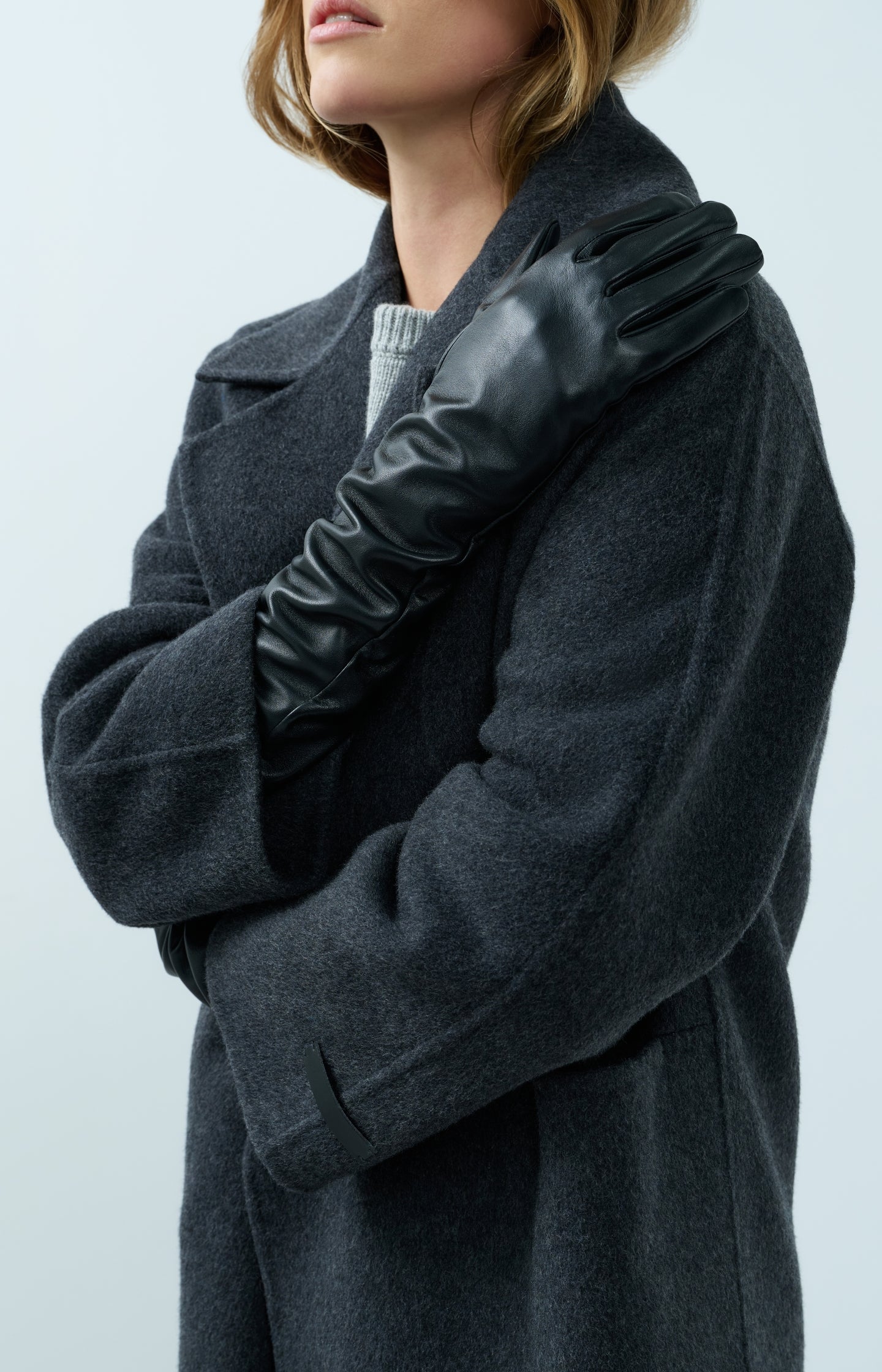 Long leather gloves - Type: lookbook